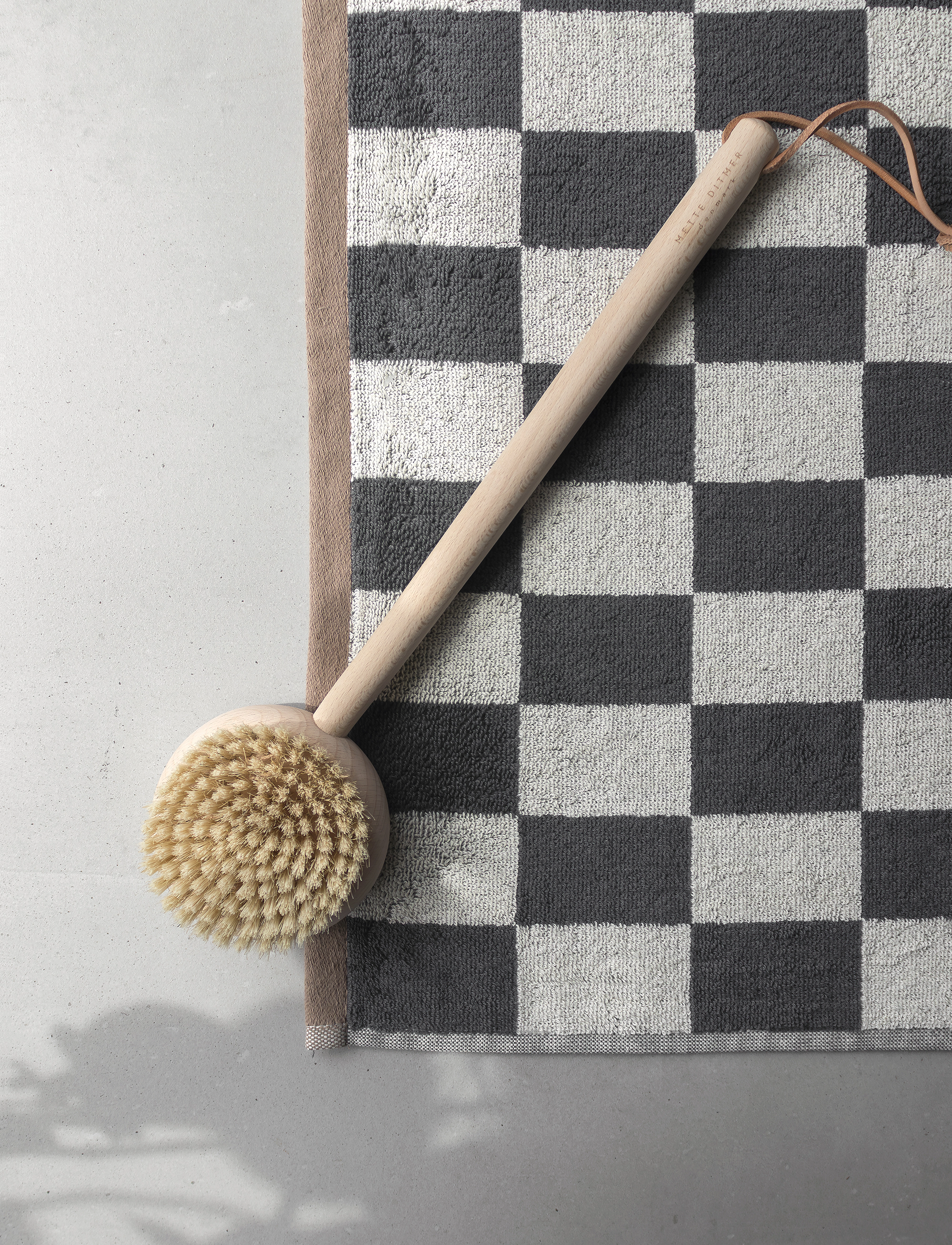 Mette Ditmer - RETRO bath mat - mottur - dark grey - 3