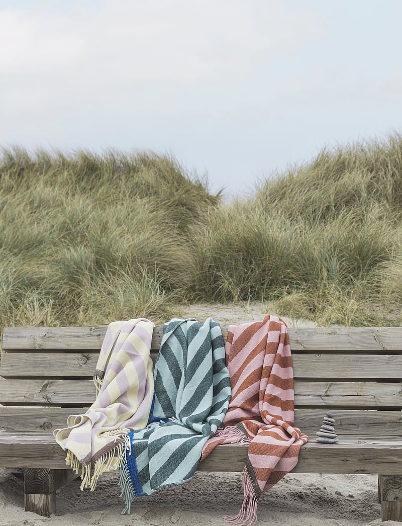 Mette Ditmer - RETRO throw - decken - lilac - 2