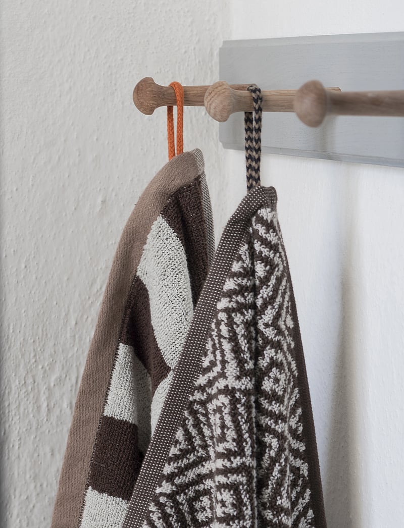 Mette Ditmer - RETRO guest towel, 2-pack - gästehandtücher - chocolate - 2