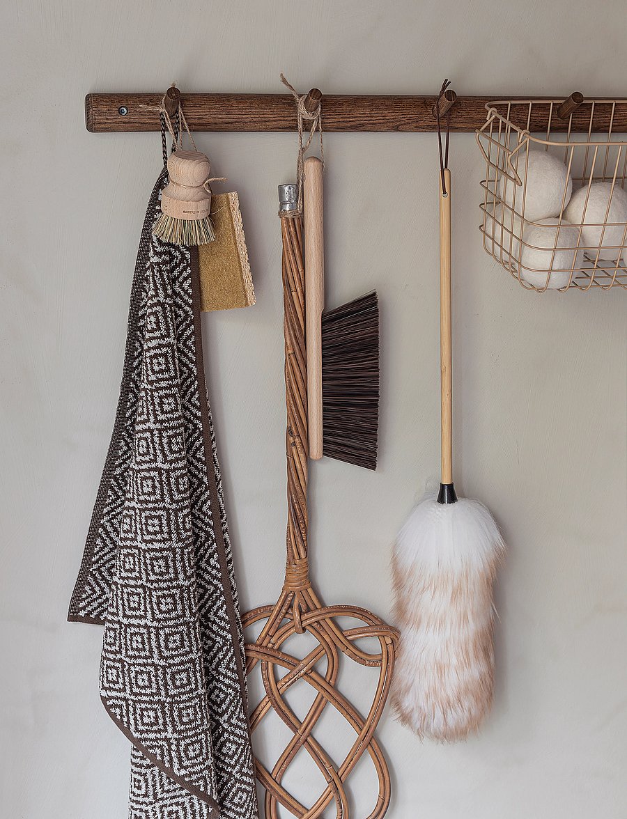 Mette Ditmer - ROOTS coat rack - kleiderhaken und ständer - dark oiled - 2