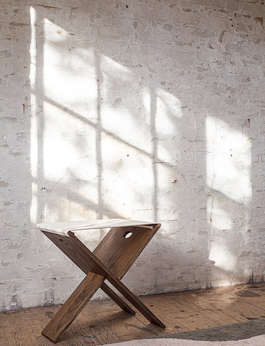 Mette Ditmer - ROOTS folding stool - hocker & bänke - dark oiled - 3