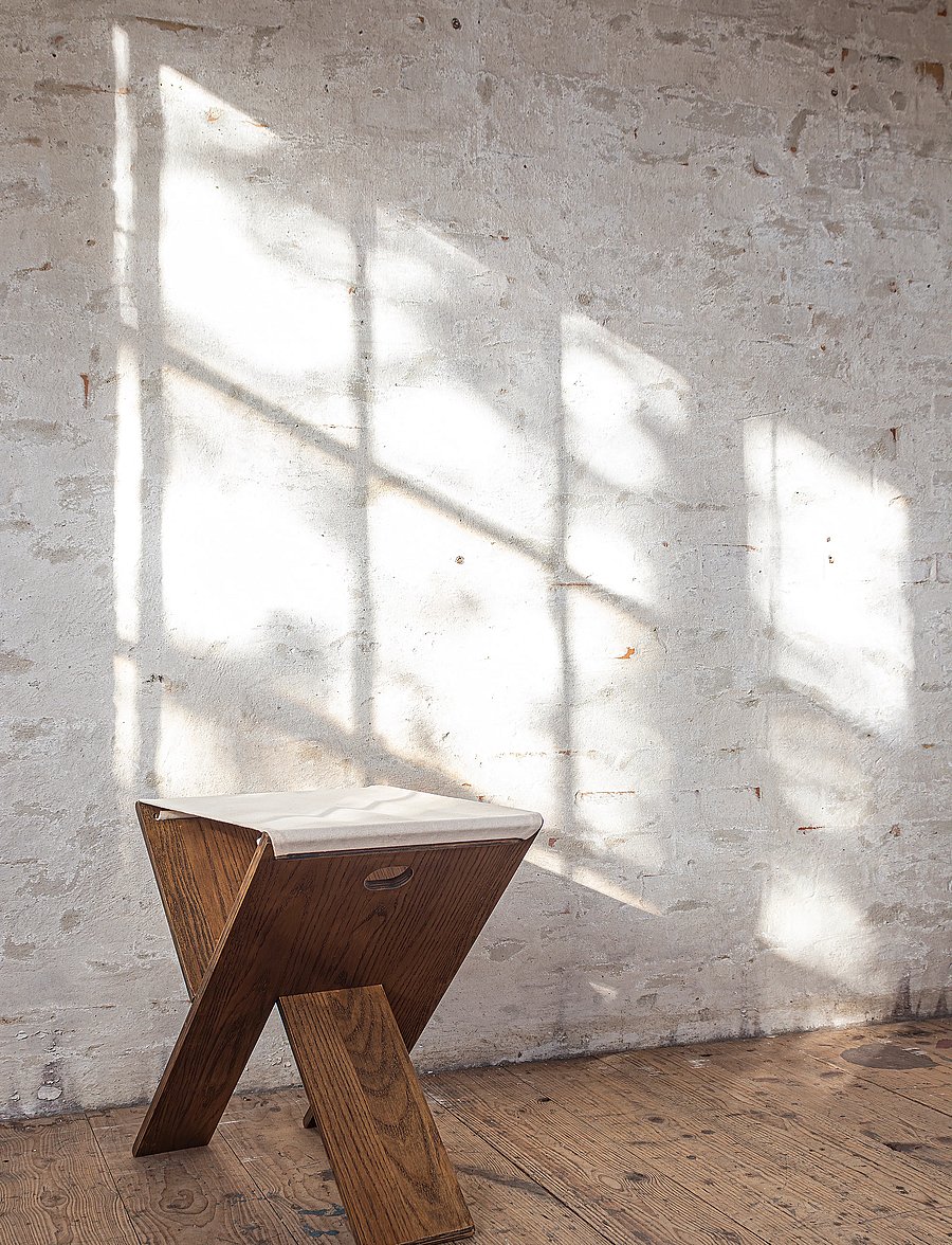 Mette Ditmer - ROOTS folding stool - hocker & bänke - dark oiled - 5