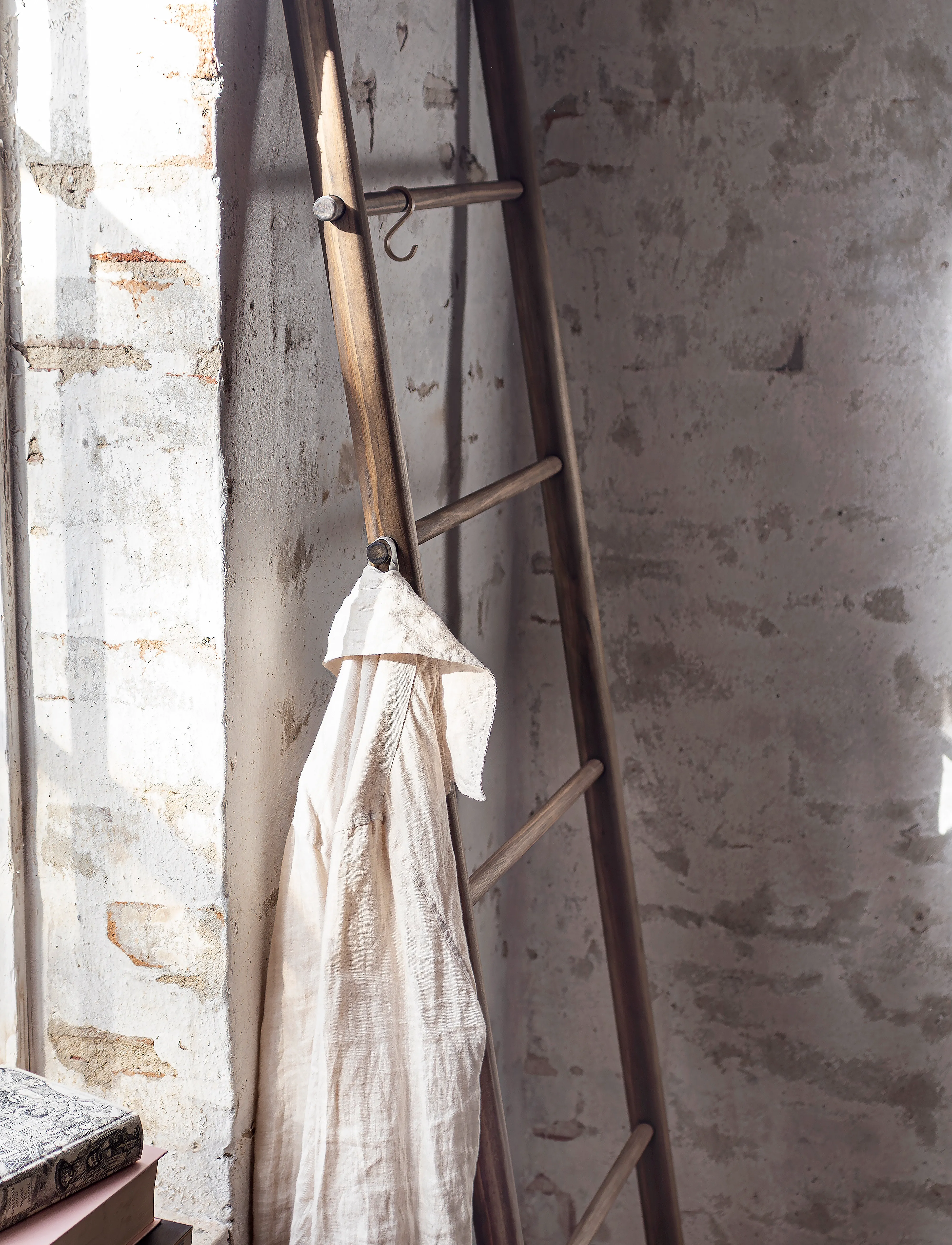 Mette Ditmer - ROOTS ladder - väggdekorationer - dark oiled - 5