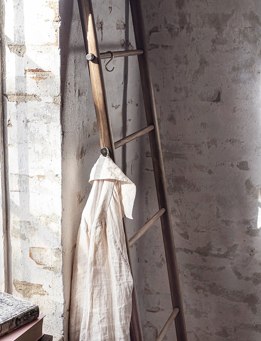 Mette Ditmer - ROOTS ladder - wand dekoration - dark oiled - 5