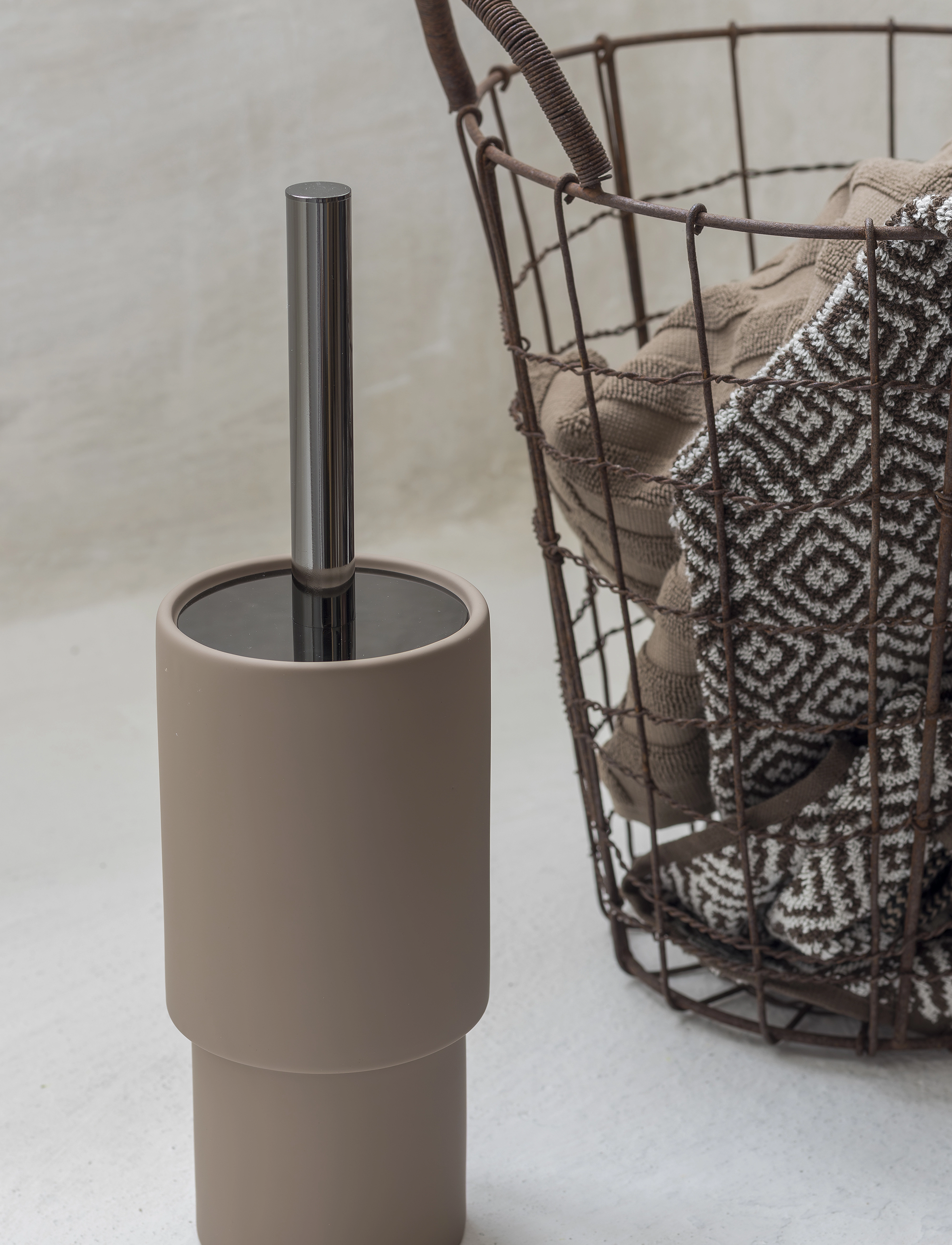 Mette Ditmer Shades Toilet Brush Holder, One Size, Bathroom Interior, Braun - Brushes, Homeware