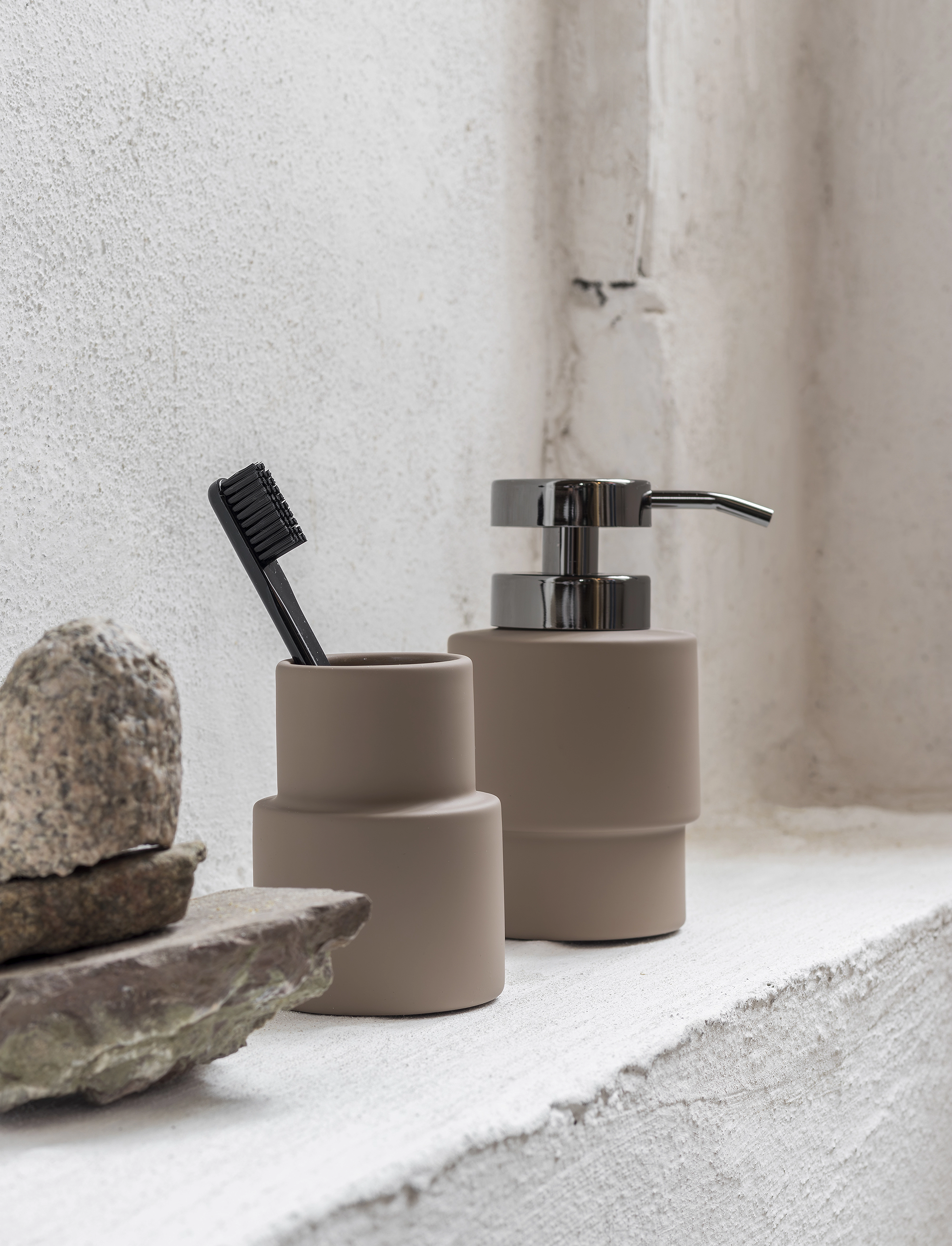 Mette Ditmer Shades Dispenser, Ø8X H14.5 cm, Bathroom Interior, Braun - Soap Pumps & Cups, Homeware