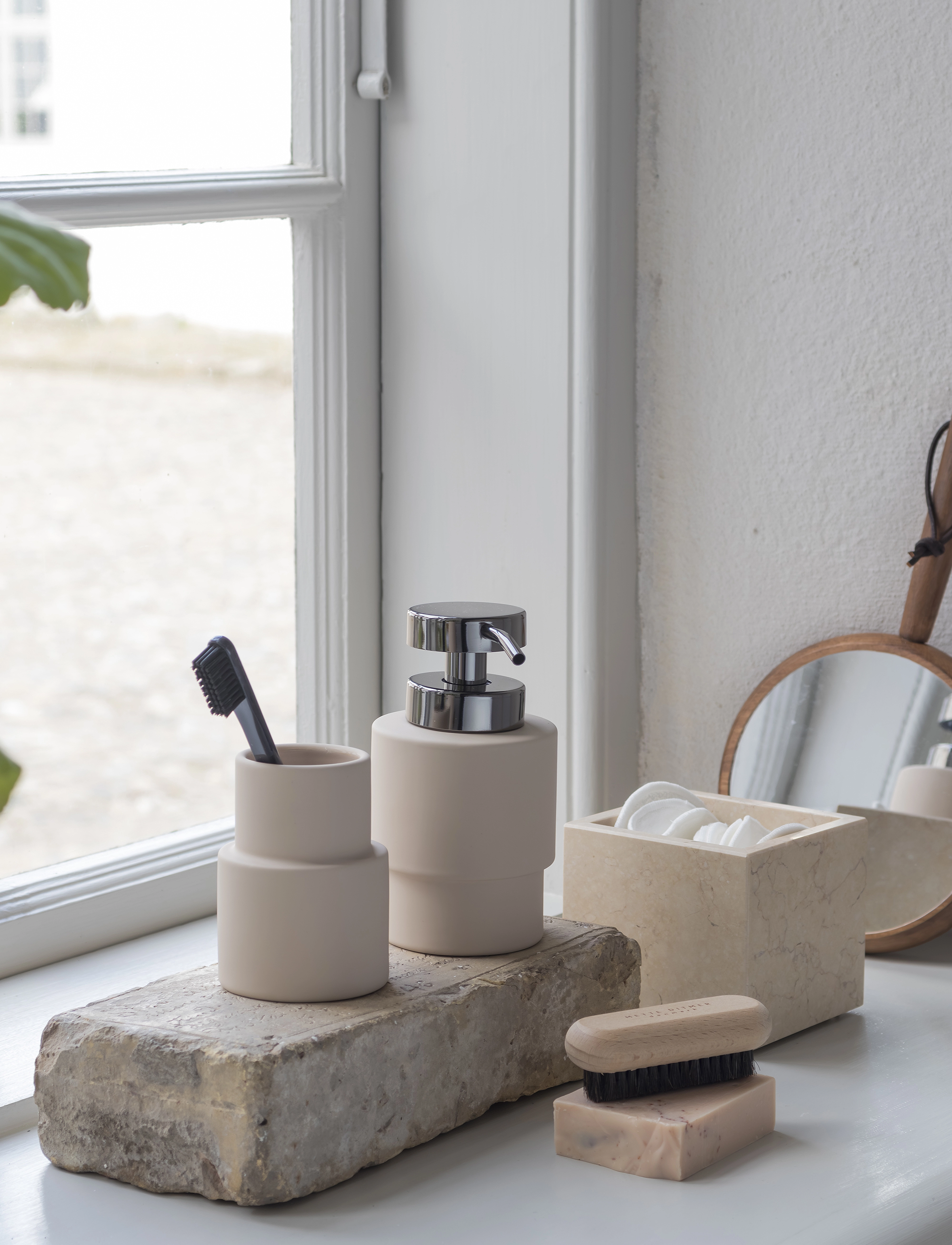 Mette Ditmer Shades Dispenser, Ø8X H14.5 cm, Bathroom Interior, Beige - Soap Pumps & Cups, Homeware