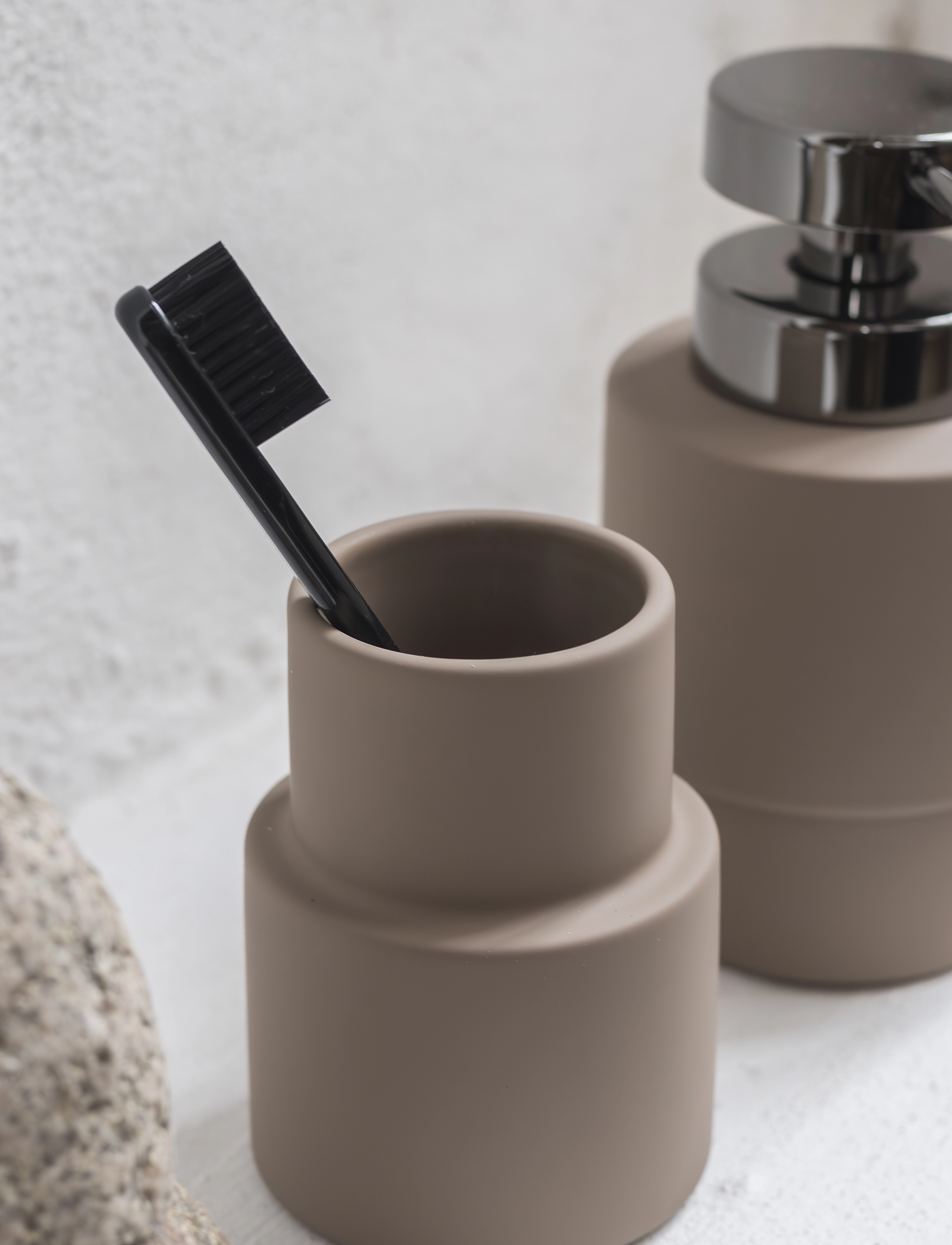 Mette Ditmer Shades Toothbrush Holder, Ø7X H9.5 cm, Bathroom Interior, Braun - Homeware