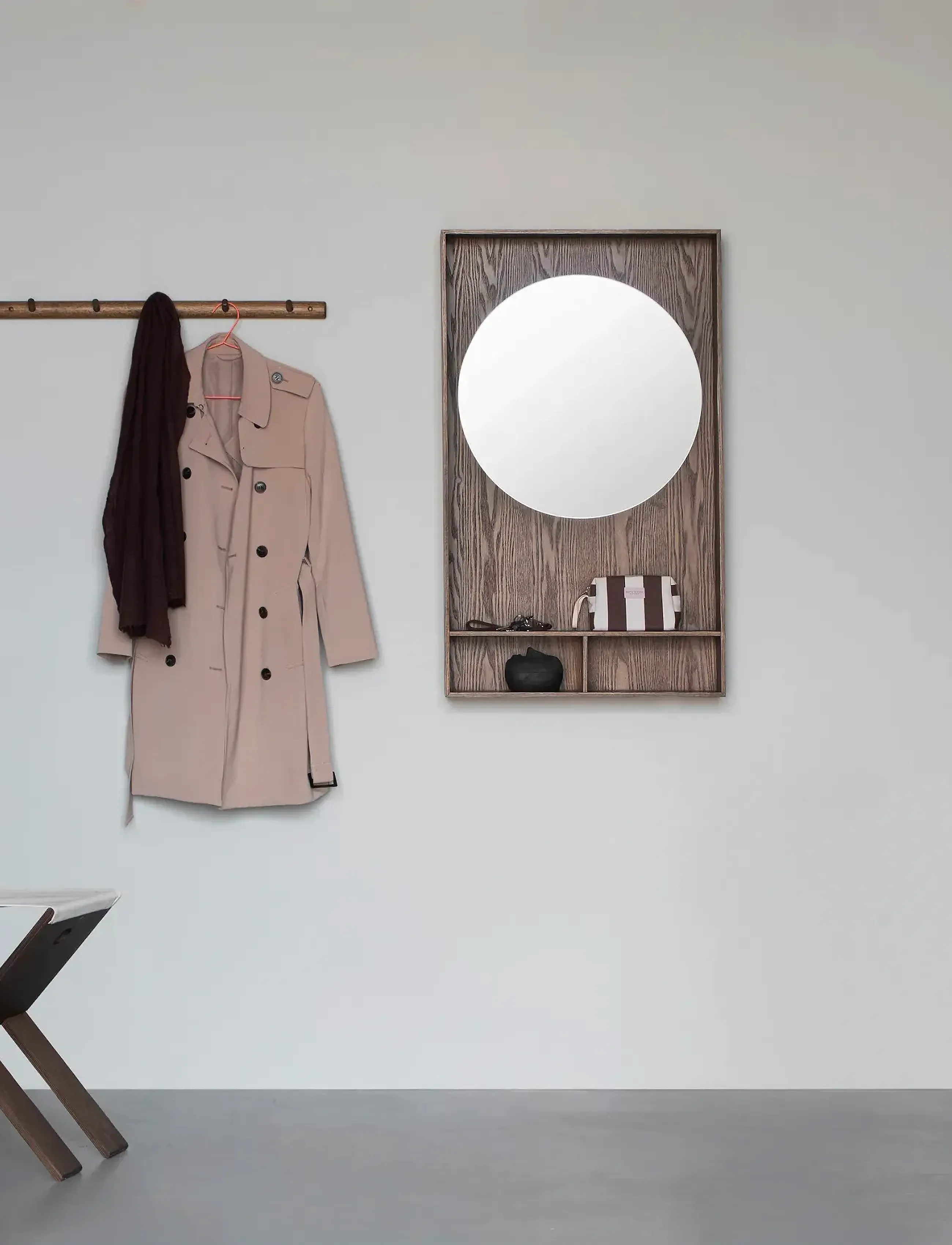 Mette Ditmer - SHOW-ME mirror shelf - hoiustamine ja riiulid - dark oiled - 3