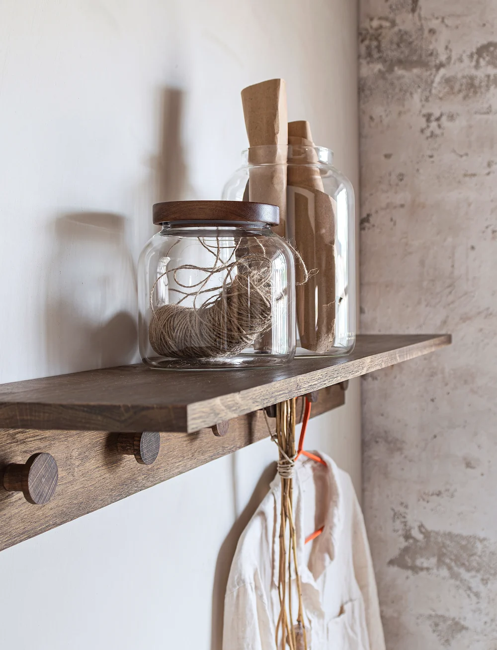 Mette Ditmer - SHOWCASE rack - wieszaki na płaszcze i stojaki - dark oiled - 2