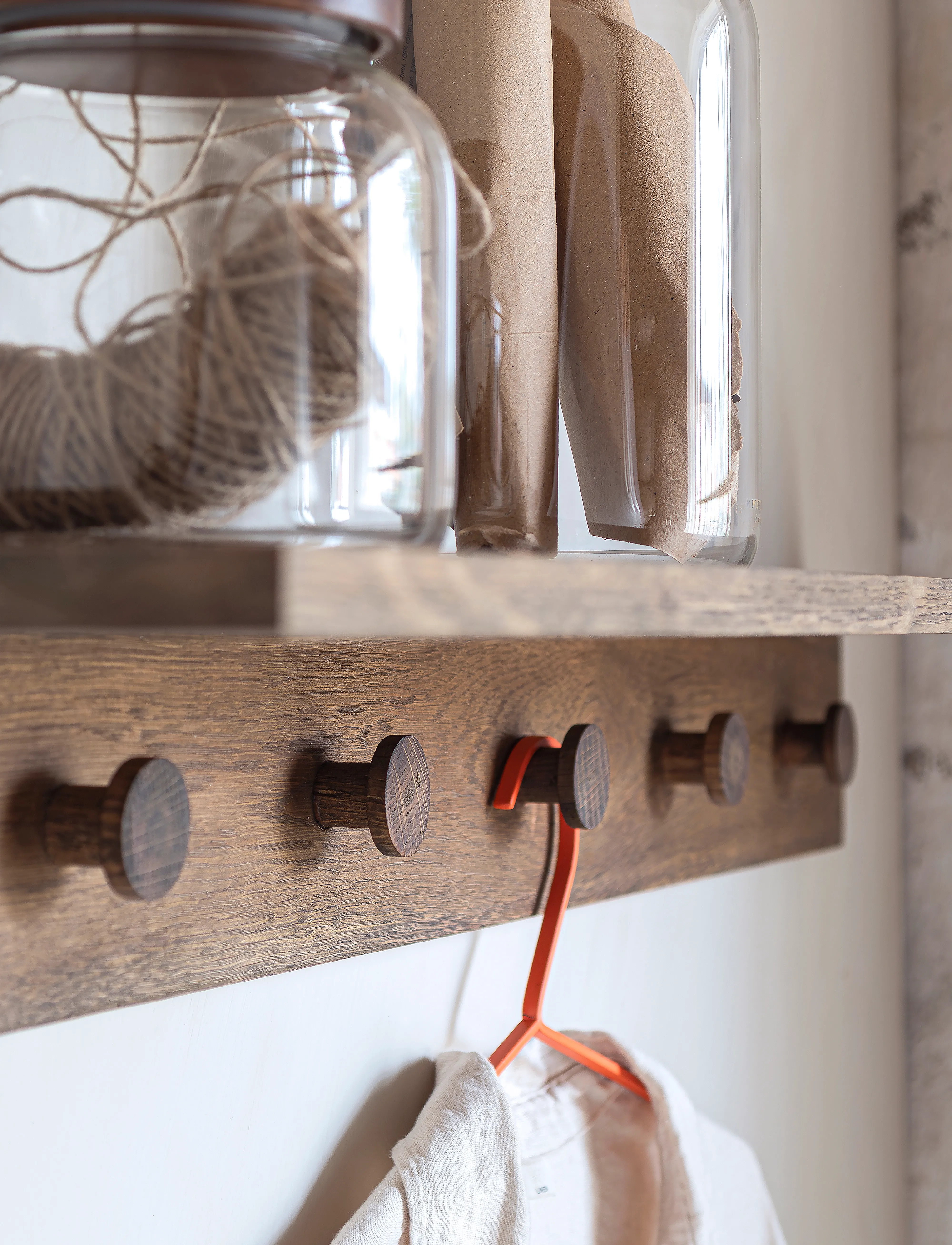 Mette Ditmer - SHOWCASE rack - tøjstativ & knagerække - dark oiled - 3