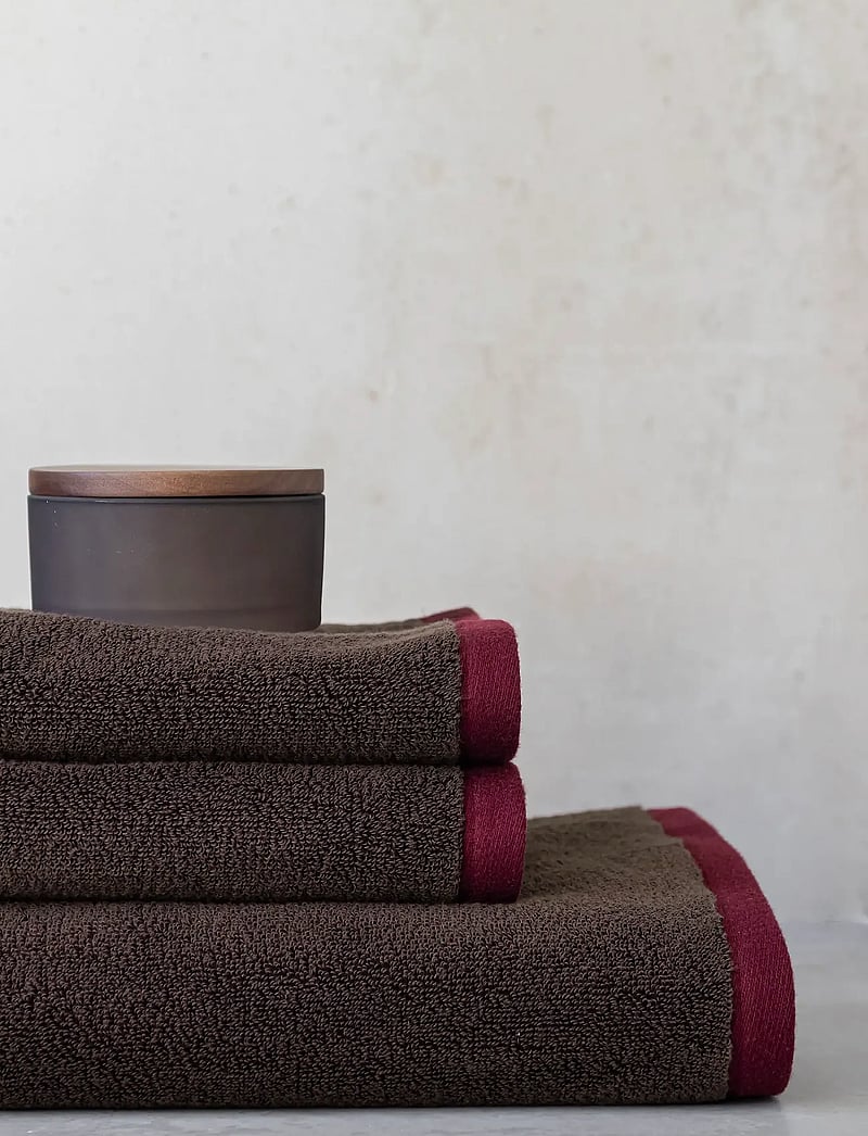 Mette Ditmer - SOFT guest towel, 2-pack - gästehandtücher - brown / sand - 1