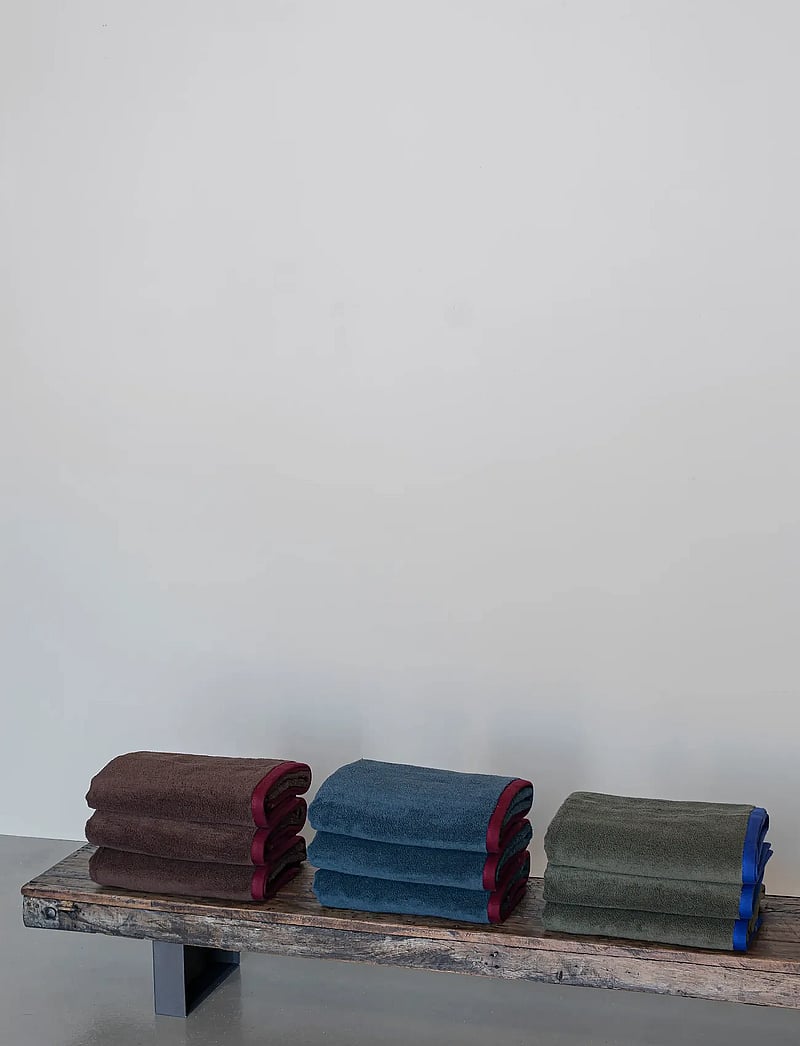 Mette Ditmer - SOFT bath towel - saunalinad - dark olive / light blue - 2