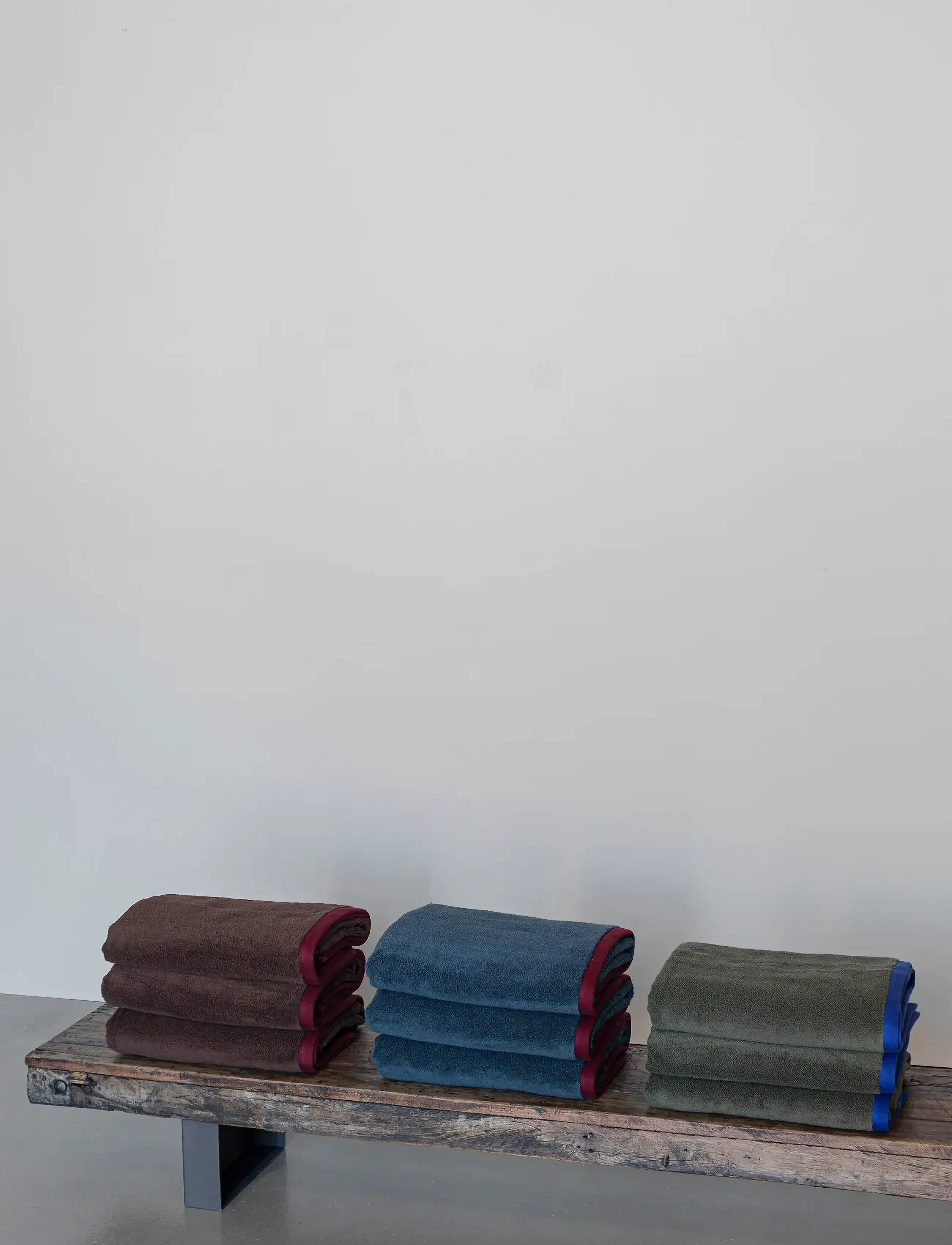 Mette Ditmer - SOFT bath towel - badetücher - dark olive / light blue - 2