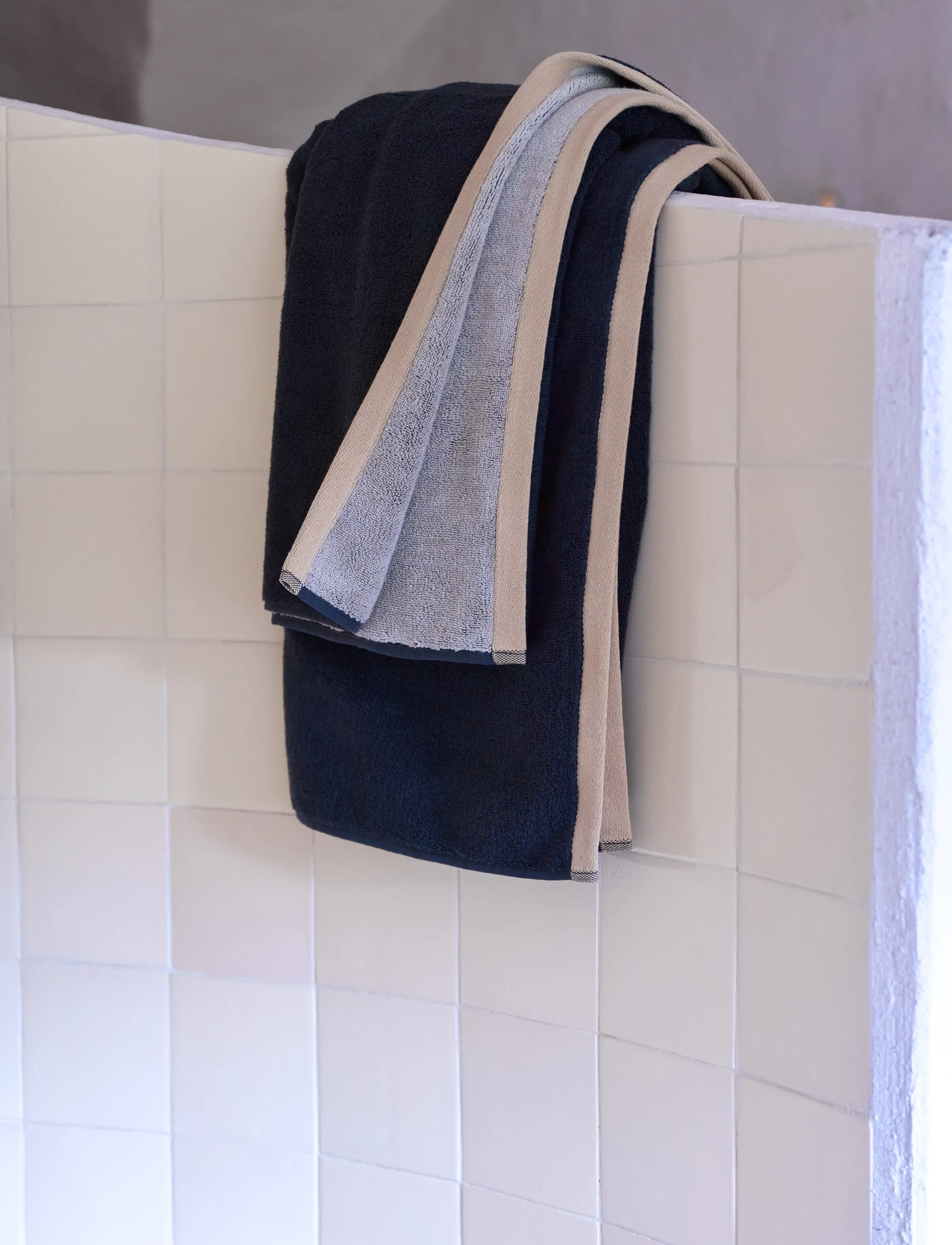 Mette Ditmer - SOFT bath towel - dark grey / light grey - 0