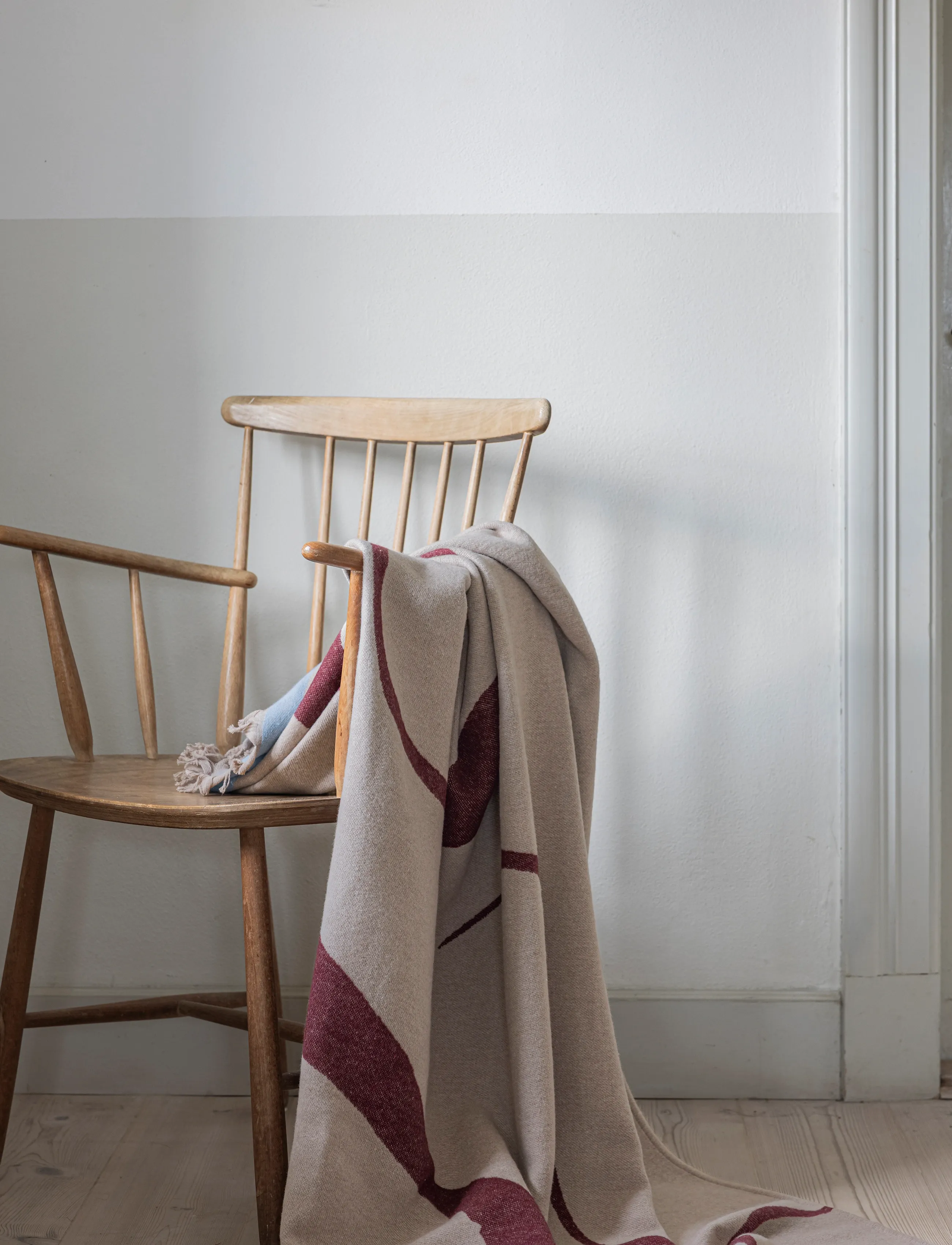 Mette Ditmer - STUDIO throw - wine - 2