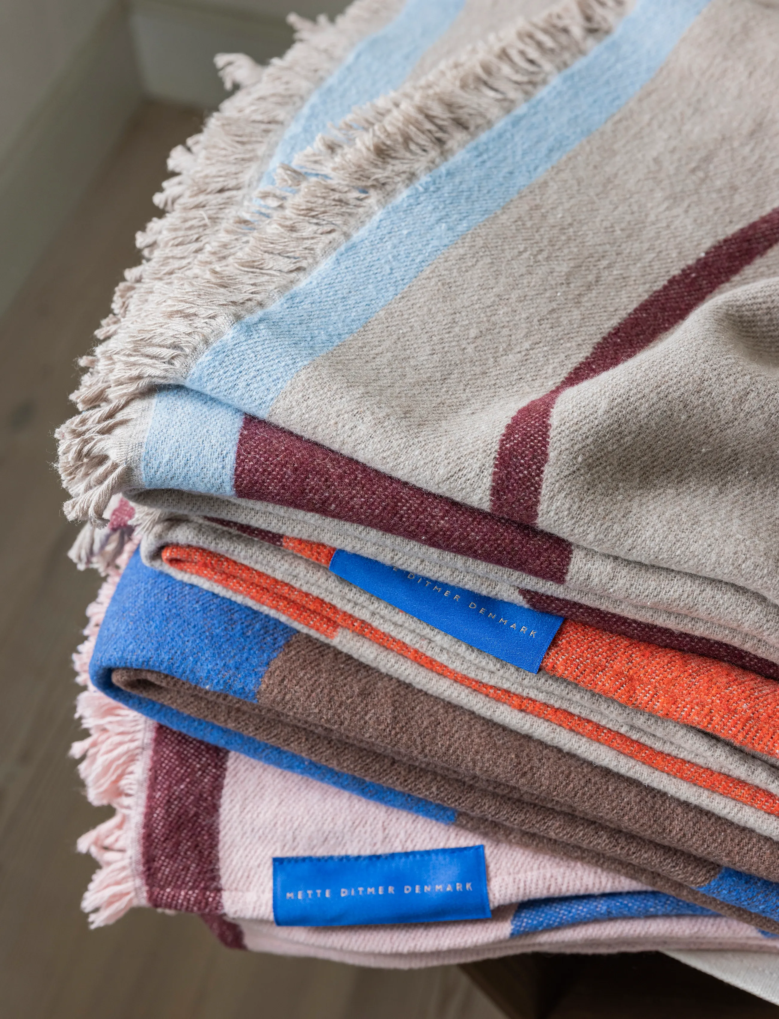 Mette Ditmer - STUDIO throw - wine - 5