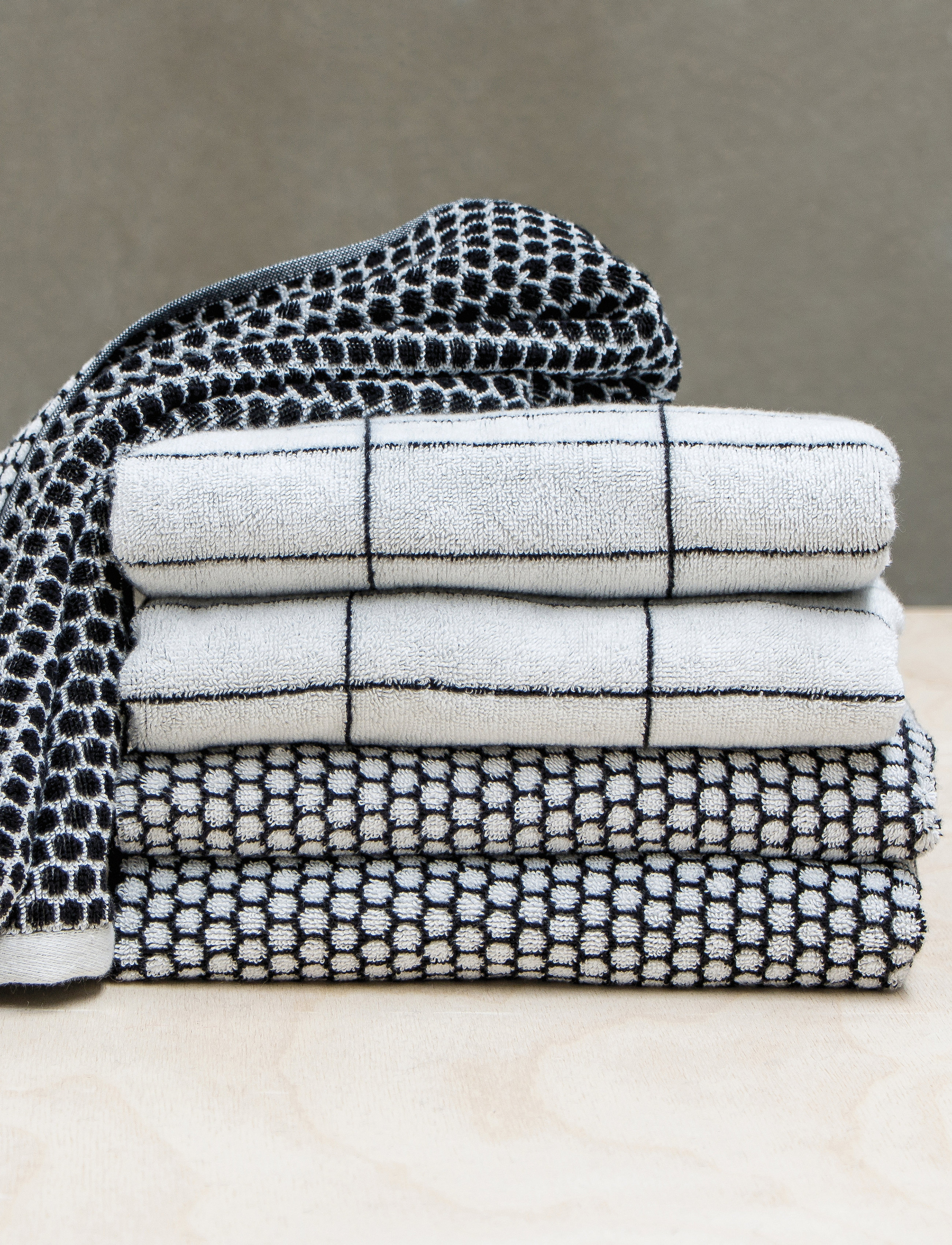 Mette Ditmer Tile Stone Bath Towel, 70X140 cm, Towels & Towels, Weiß - Homeware