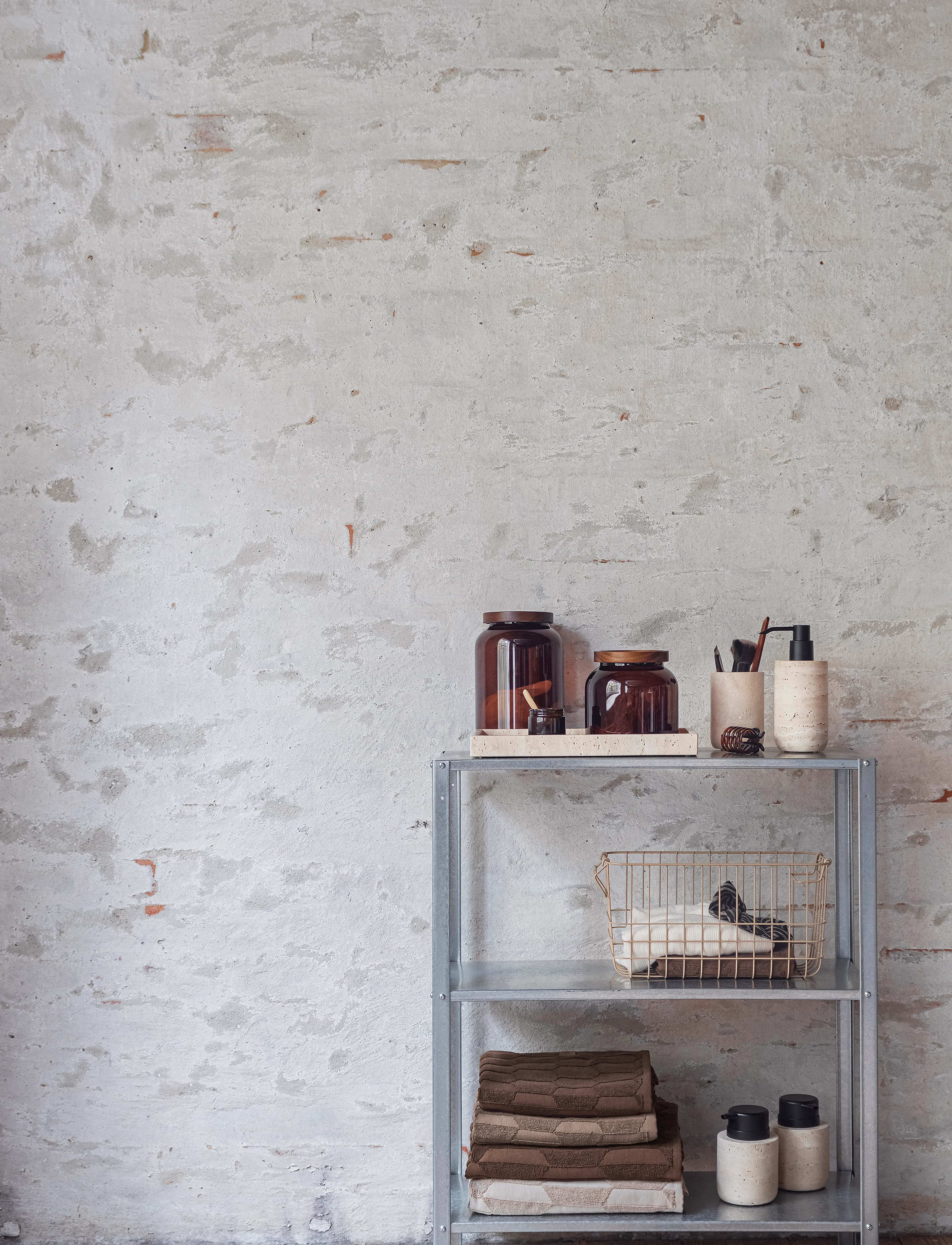 Mette Ditmer - TRAVERTINE dispenser - seebidosaatorid ja -alused - linen - 4