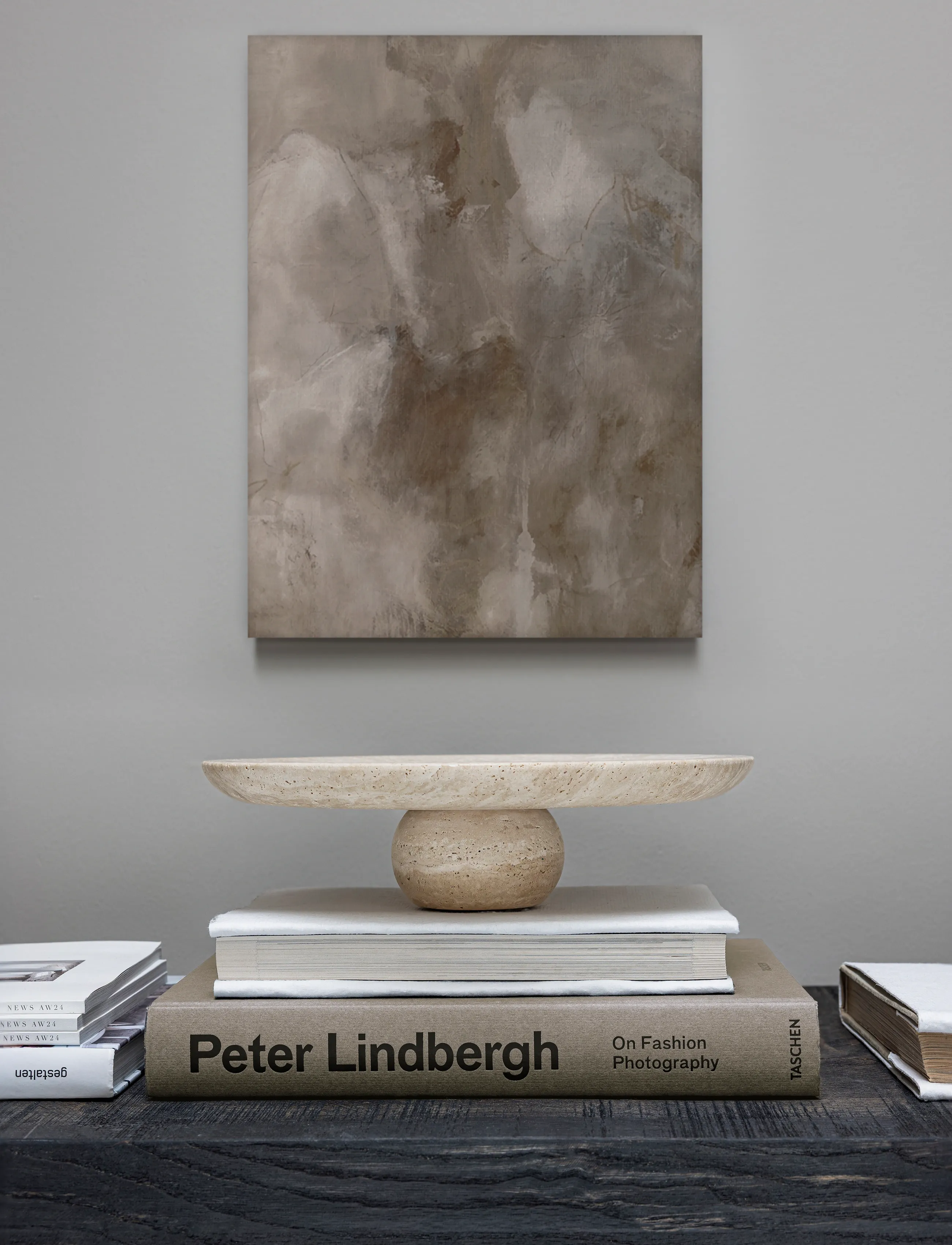 Mette Ditmer - TRAVERTINE pedestal - decorative platters - linen - 3