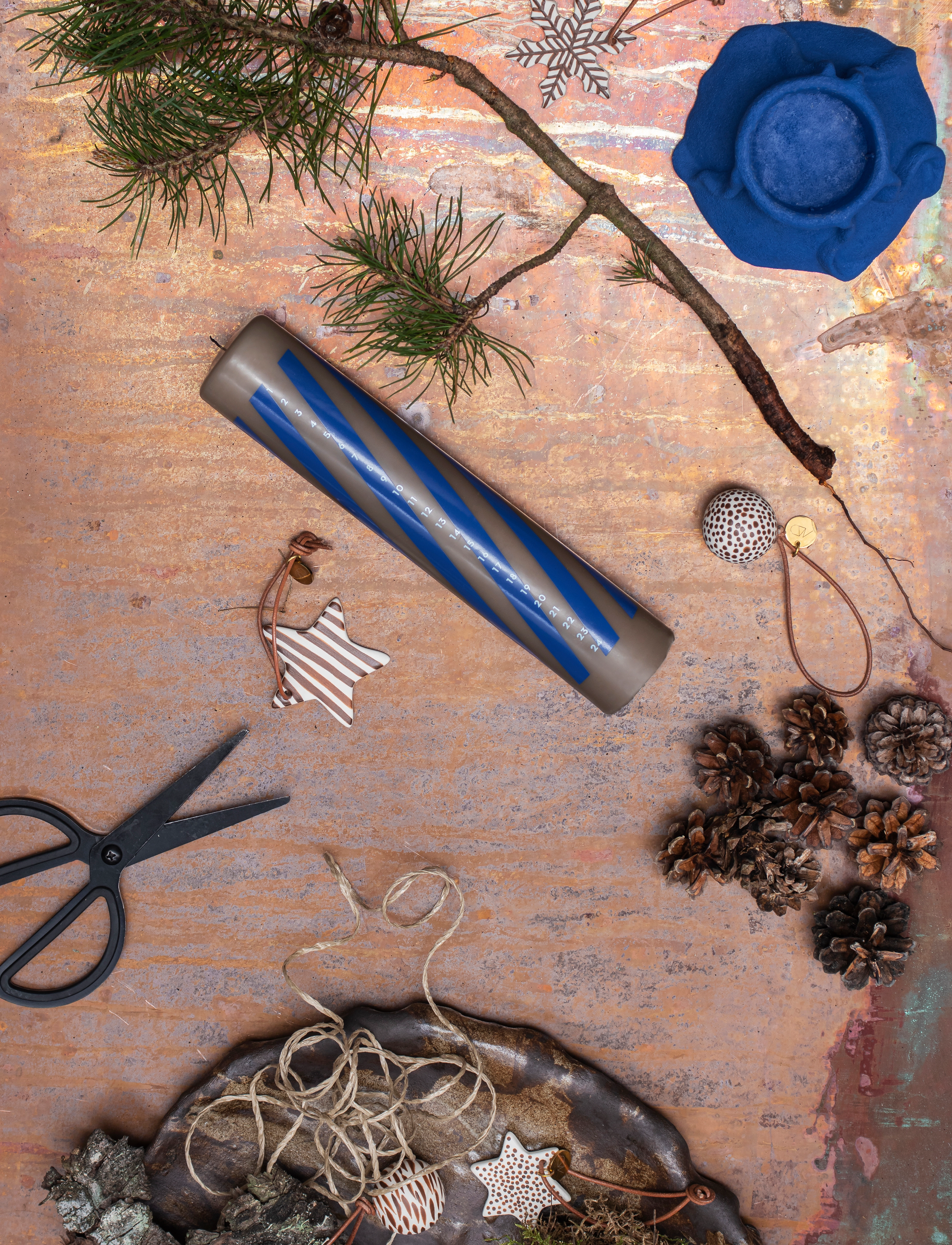 Mette Ditmer - TWENTYFOUR Christmas candle - cobalt - 3