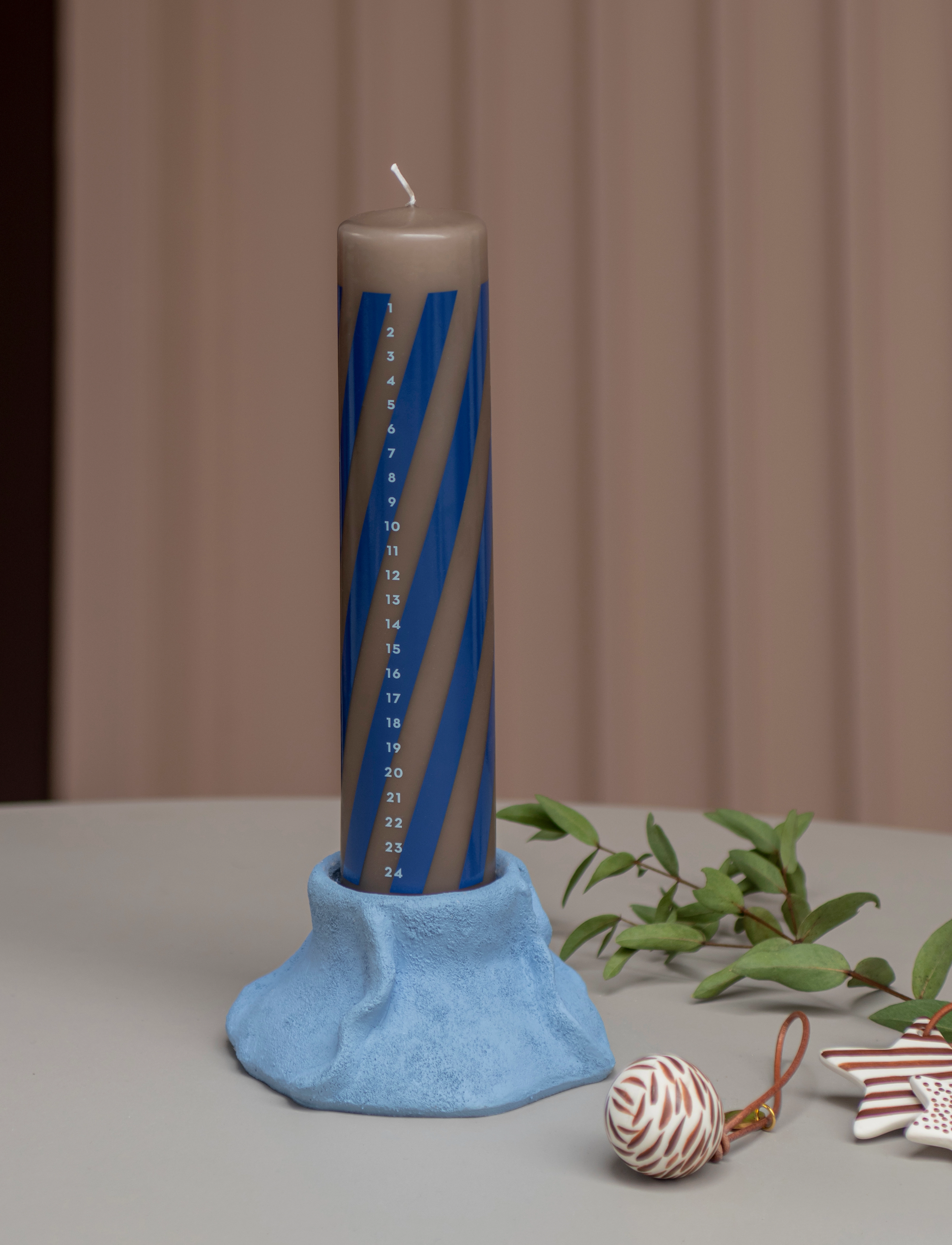 Mette Ditmer - TWENTYFOUR Christmas candle - cobalt - 4