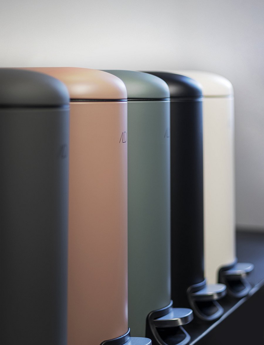 Mette Ditmer - WALTHER pedal bin - paberi prügikastid - black - 2