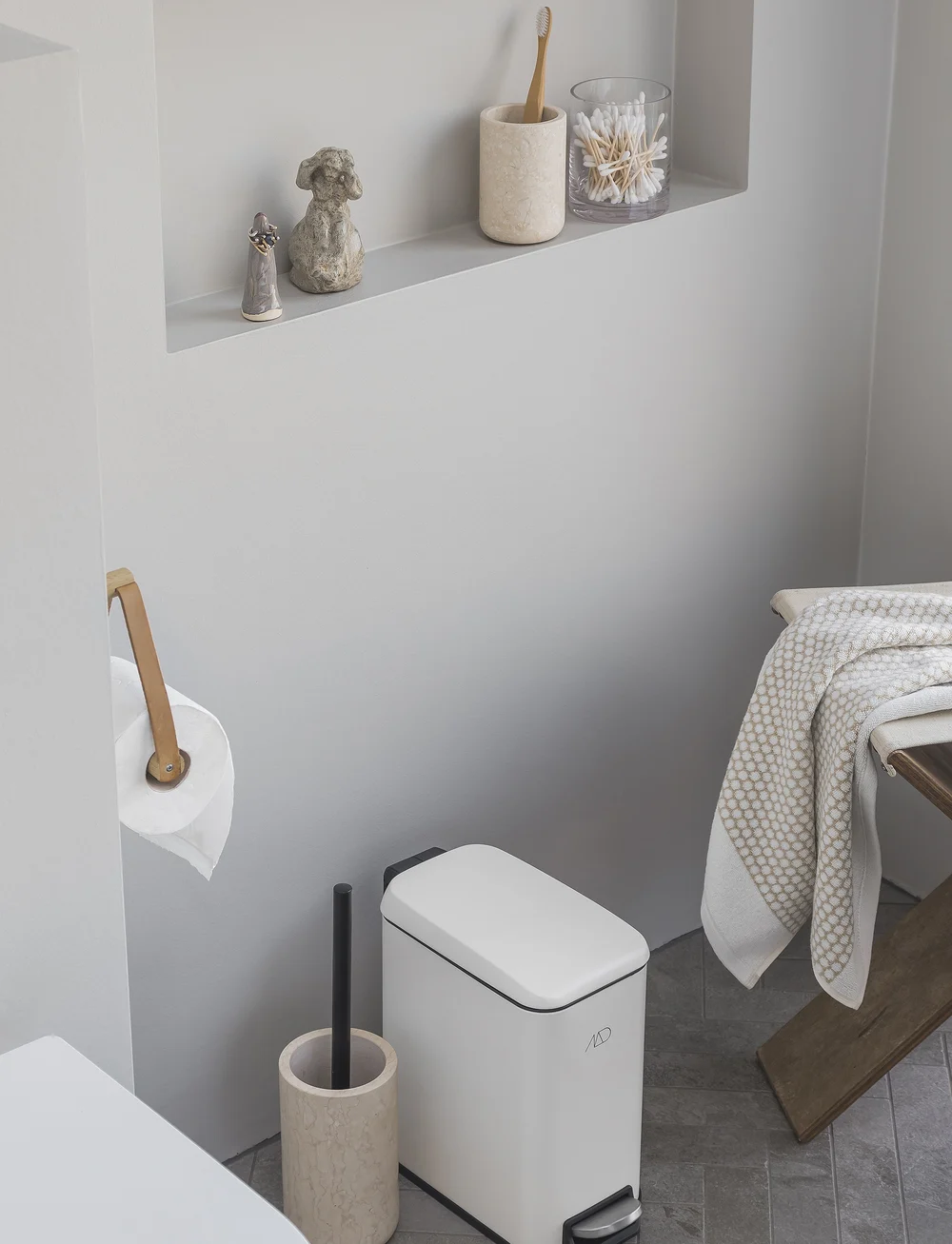 Mette Ditmer - WENDY pedal bin, 5 l. - papierkörbe - off-white - 1