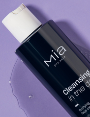 Mia Makeup - Mia Pro skin - CLEANSING IN THE DARK - ansigtsrens - charcoal - 2