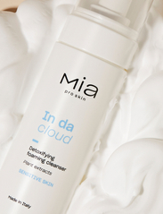 Mia Makeup - Mia Pro skin - IN DA CLOUD - ansigtsrens - natural - 2
