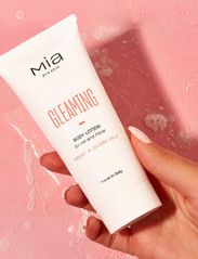 Mia Makeup - Mia Pro skin - GLEAMING GROOVE  Sweet & Floral Body Set - laveste priser - natural - 3