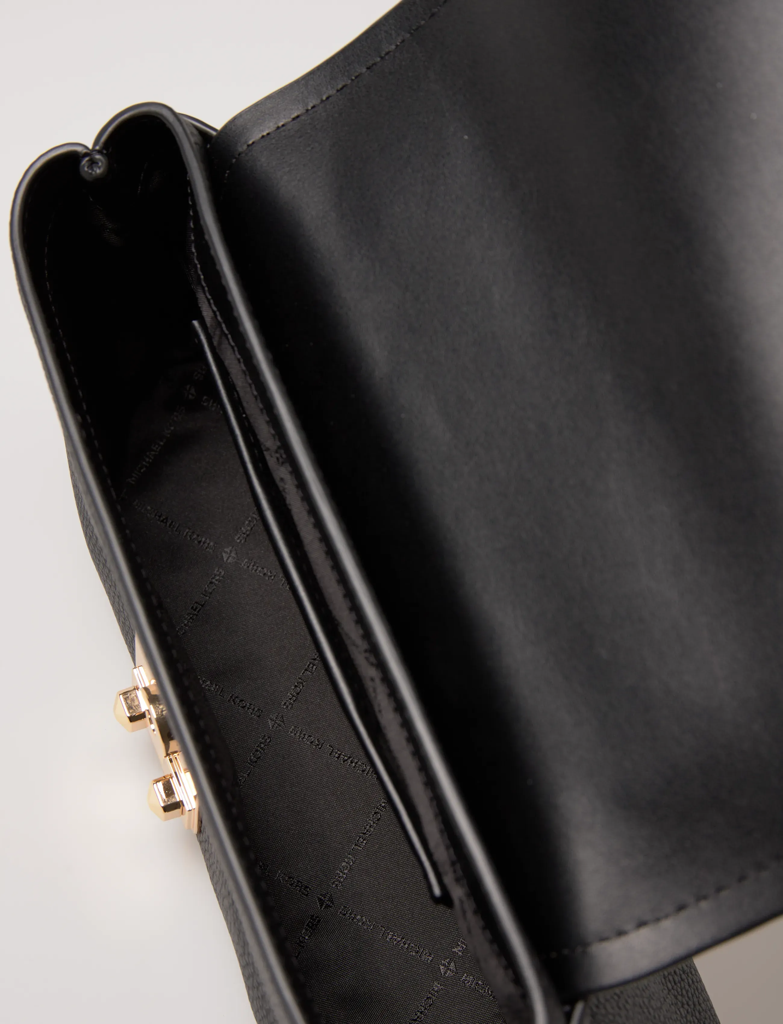 Michael Kors - MD TH SATCHEL - crossbody bags - black - 5