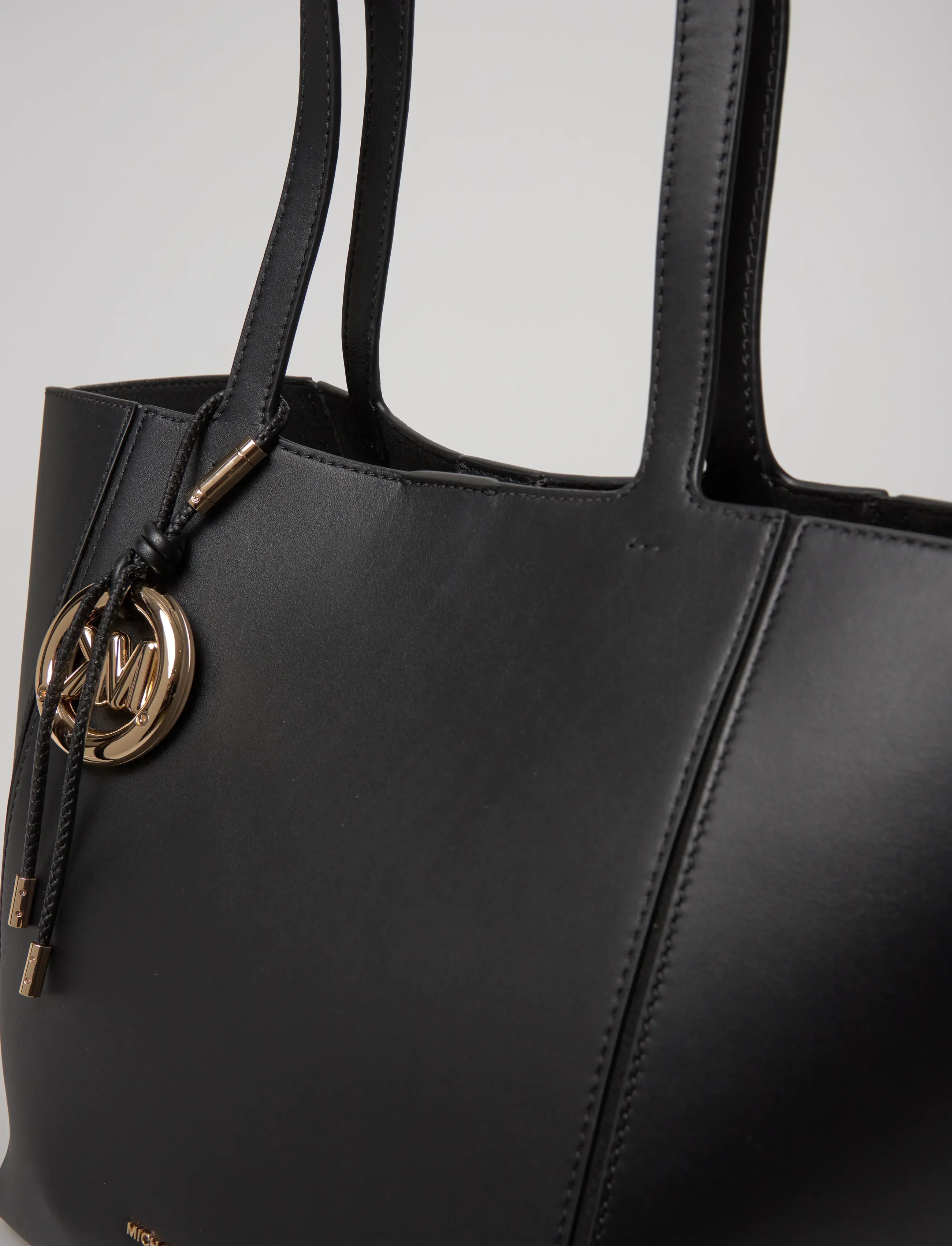 Michael Kors - MD CONV CINCHED TOTE - tote bags - black - 4