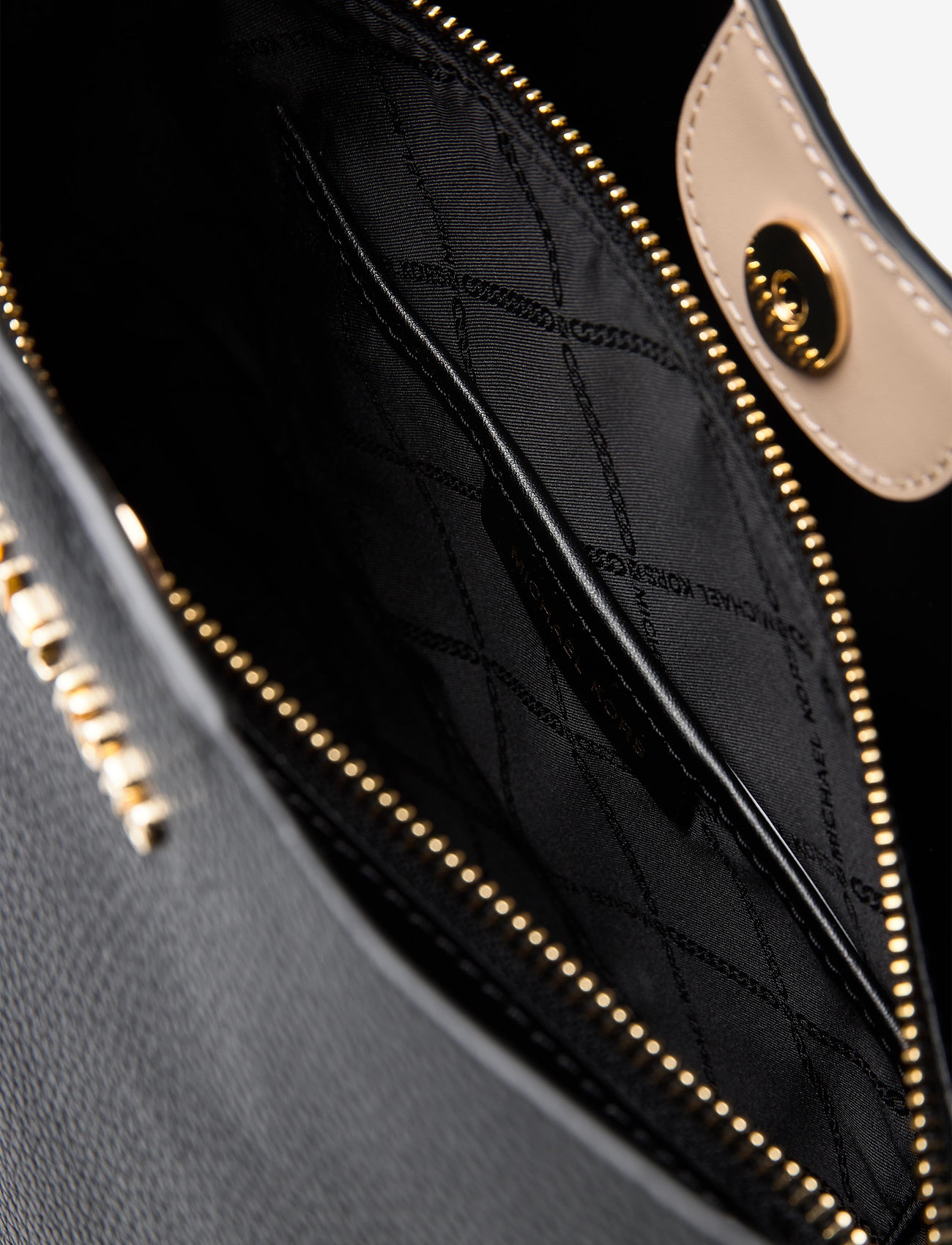Michael Kors - MD BUCKET SHLDR - black - 4