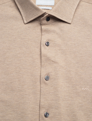 Michael Kors - SOLID PIQUE SLIM SHIRT - basic shirts - beige - 2