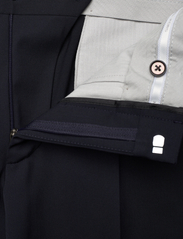 Michael Kors - TRAVEL PANT - uzvalka bikses - navy - 3