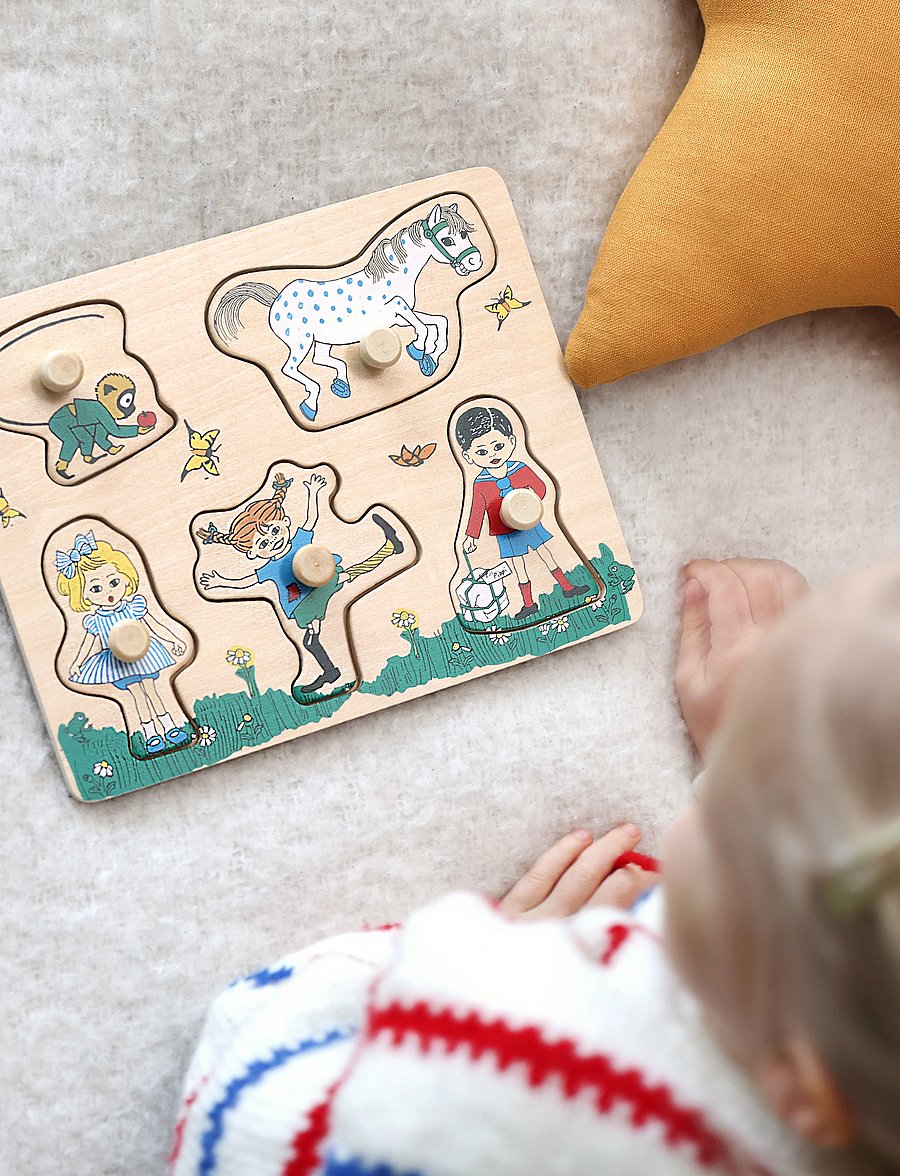 Pippi Långstrump - PIPPI PUSSEL MED KNOPPAR 5 BIT - träpussel - multi - 3