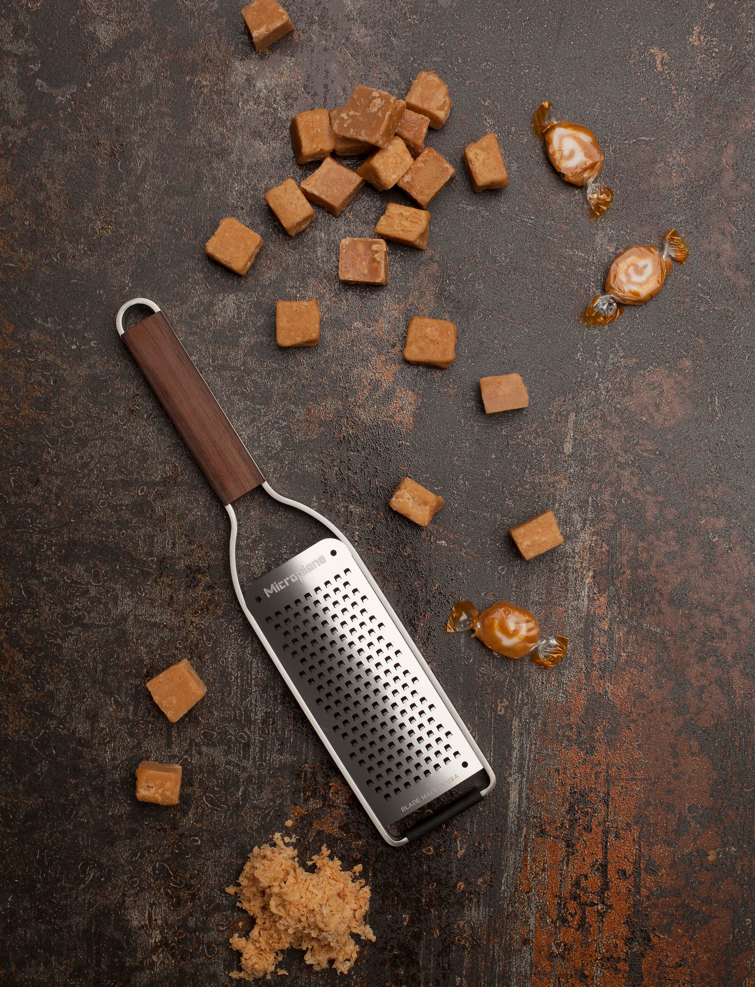 Microplane - Master Series Coarse Grater - brown - 1