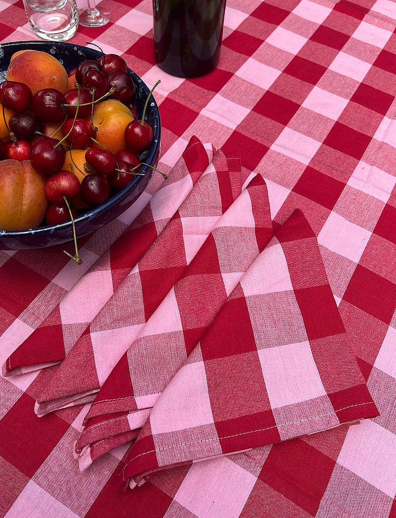 Midnatt - Napkins 4-pack Paola - stoffservietten - red and pink - 3