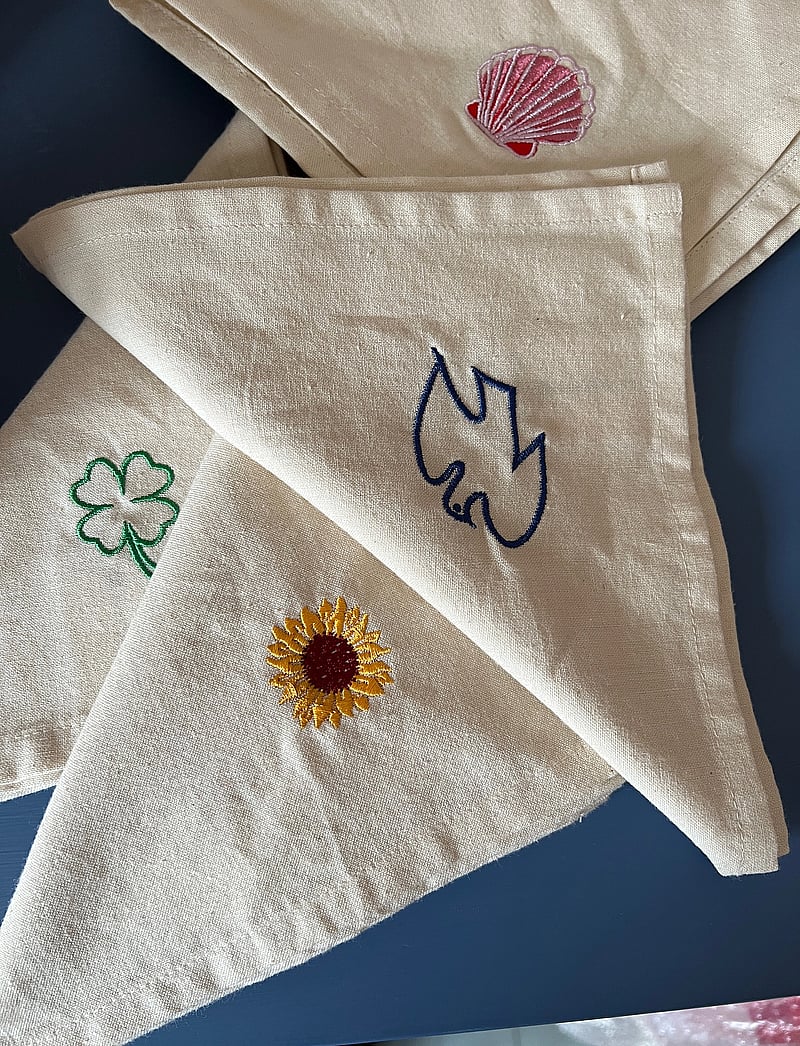 Midnatt - Napkins 4-pack Charms - linased ja puuvillased salvrätikud - beige - 1