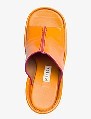 MIISTA - RHEA ORANGE MULE SANDALS - mules tipa augstpapēžu kurpes - orange - 3