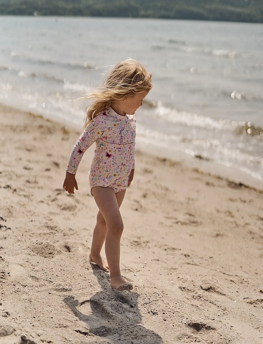mikk-line - Swim Shirt UV Aop, GRS - badtoppar - butterfly aop - 0
