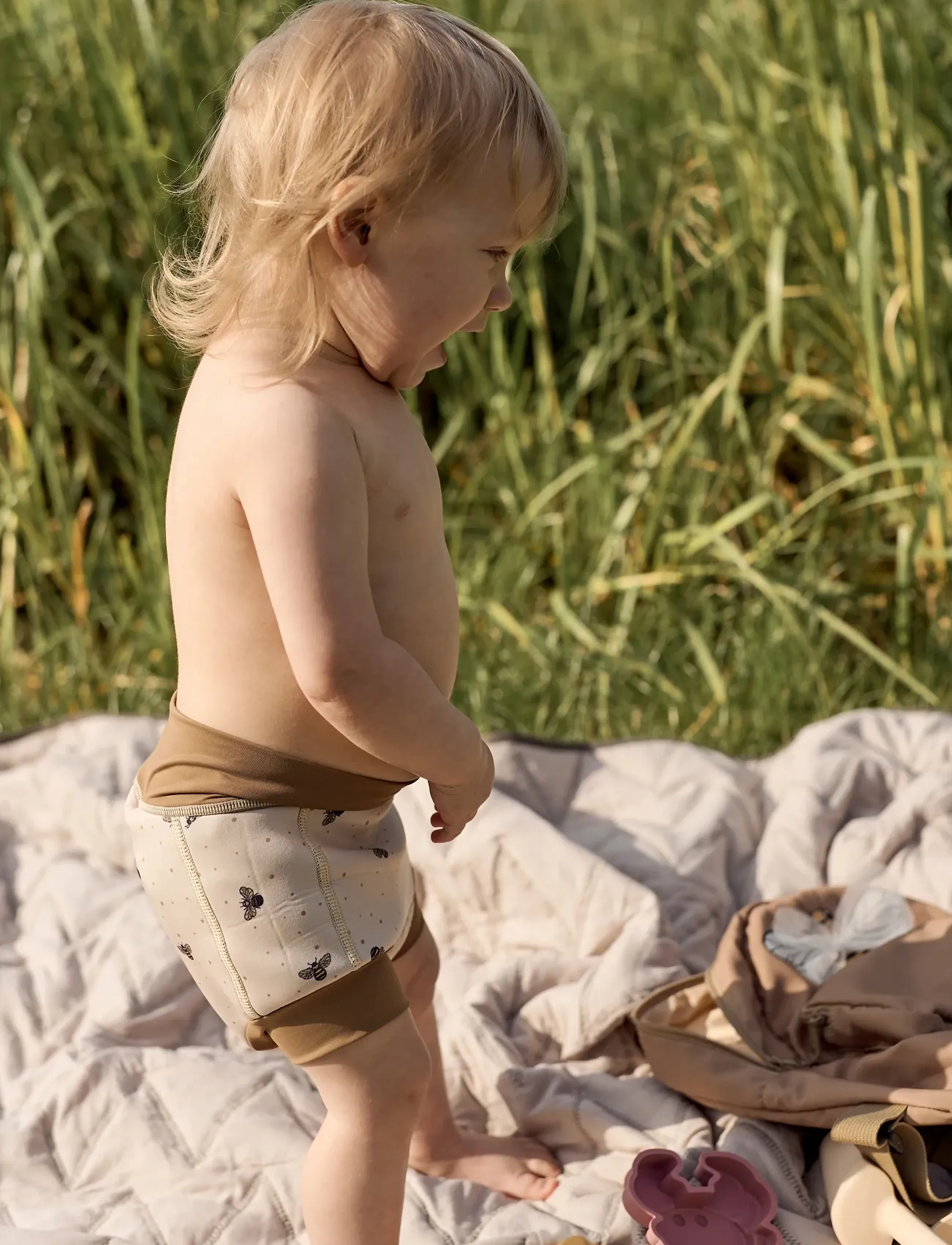 mikk-line Swim Baby Pant AOP - UV clothing - BUMBLE BEE AOP / cream