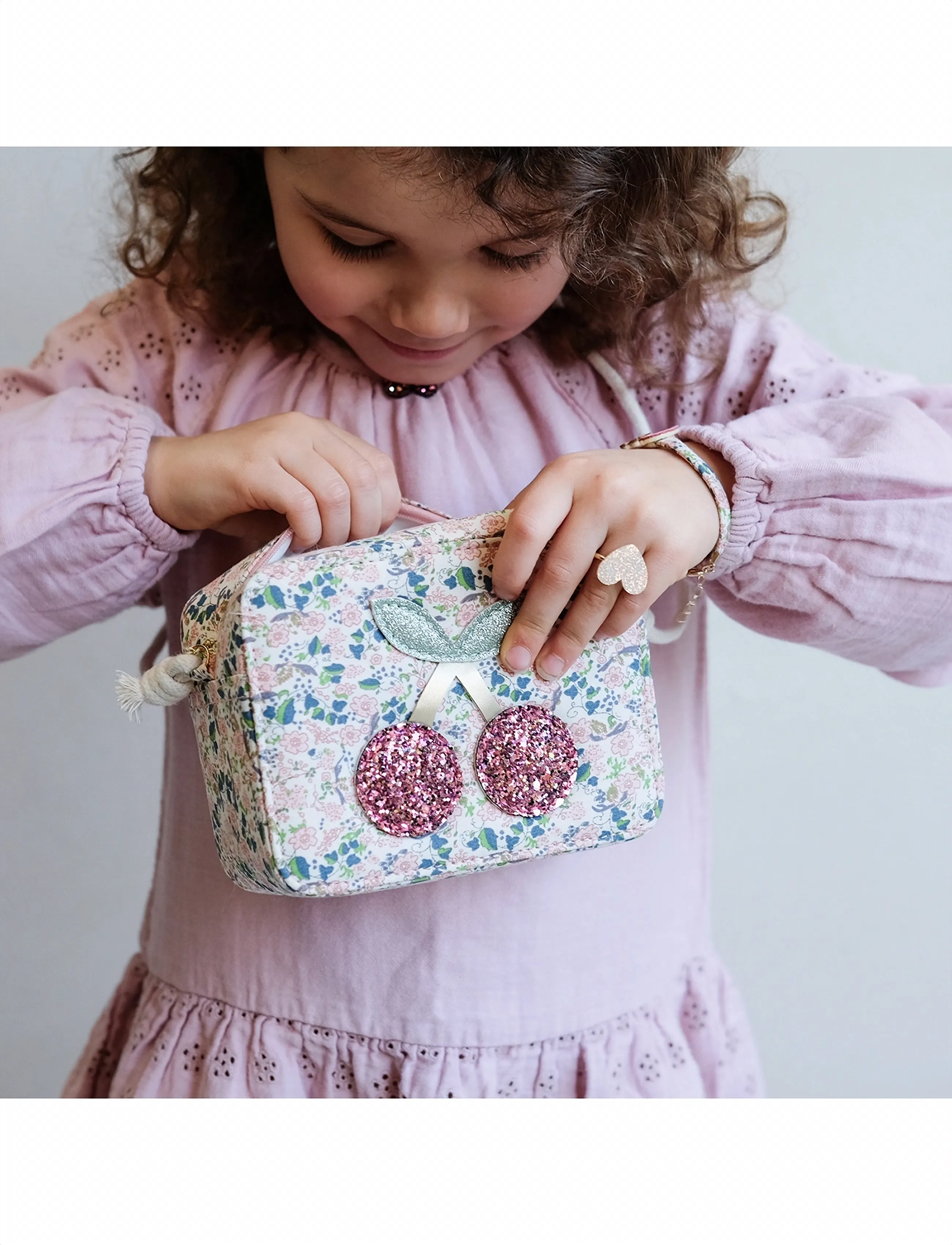 Mimi & Lula Cross Body Bag - Floral Cherries Florence, One Size, Multi/patterned, Tasker > Totes & Small Bags, Børn