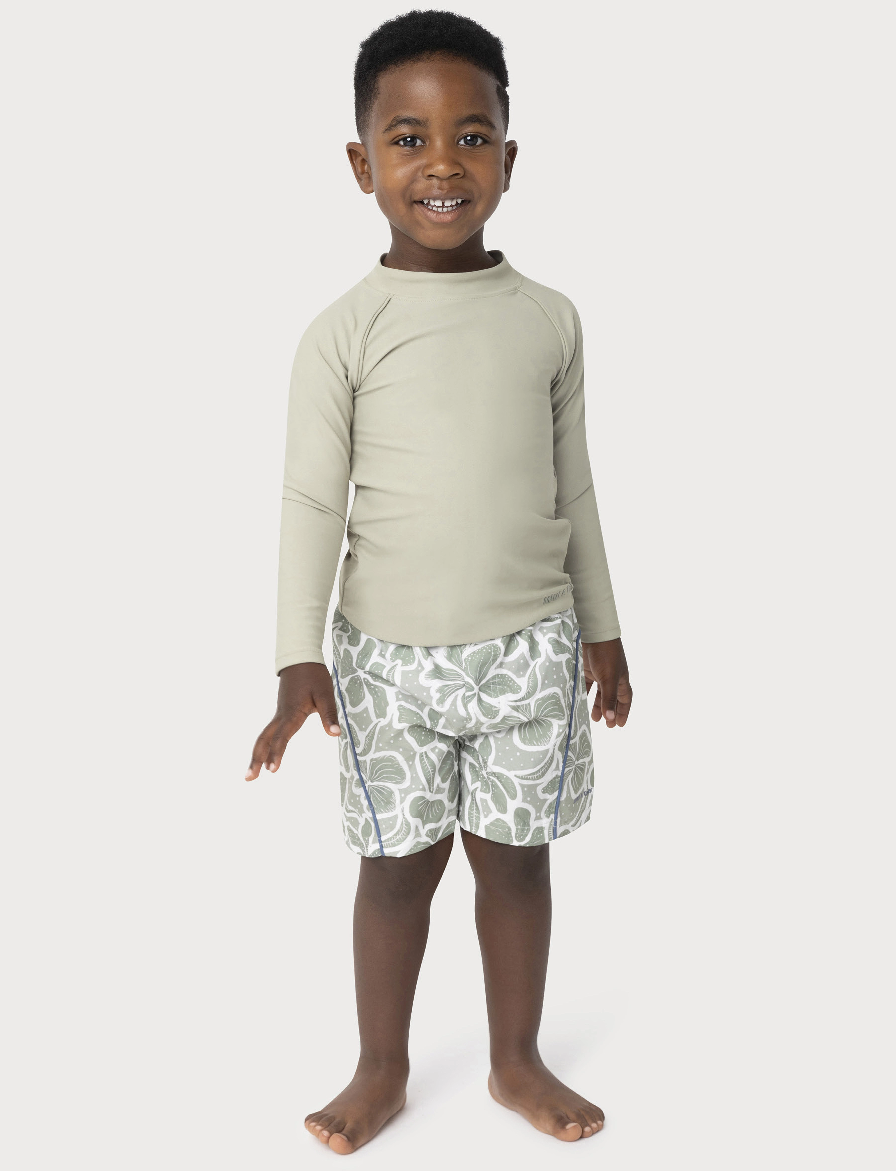 MINI A TURE Matmaki Printed Board Shorts. Grs, 110/116, Bademode, Grün - Swimshorts, Kinder