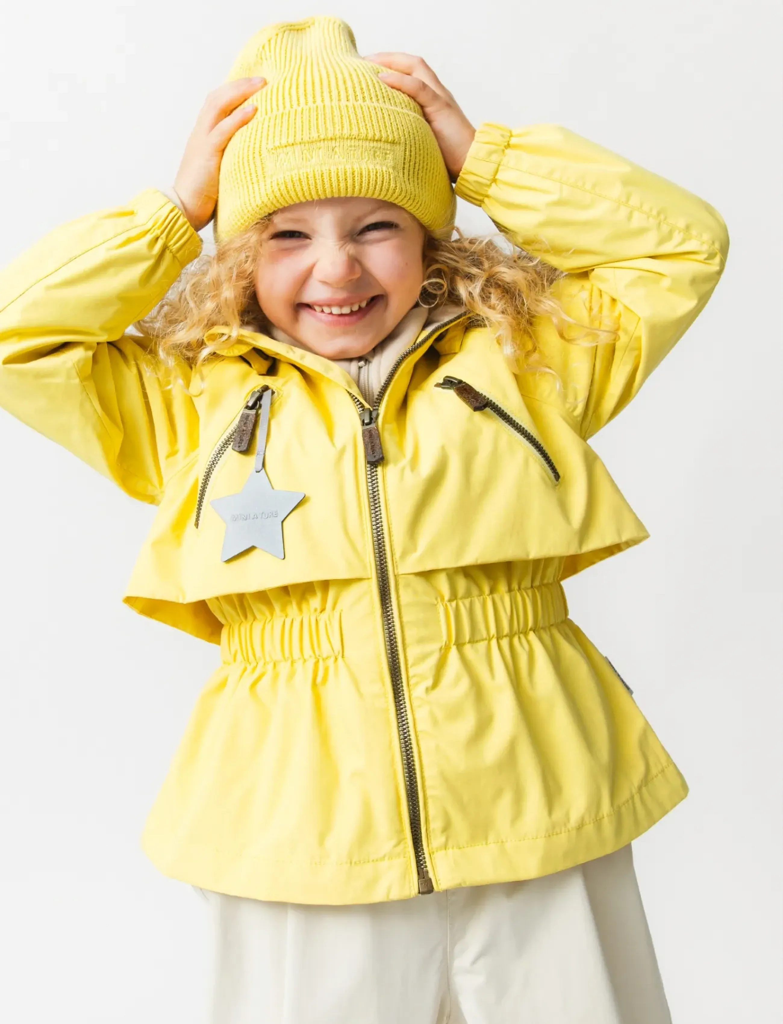 MINI A TURE MATBOJE beanie. GOTS - MINI A TURE - DUSKY CITRON / yellow