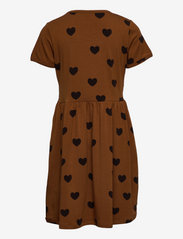 Mini Rodini - Basic hearts ss dress TENCEL™ - kurzärmelige freizeitkleider - brown - 1