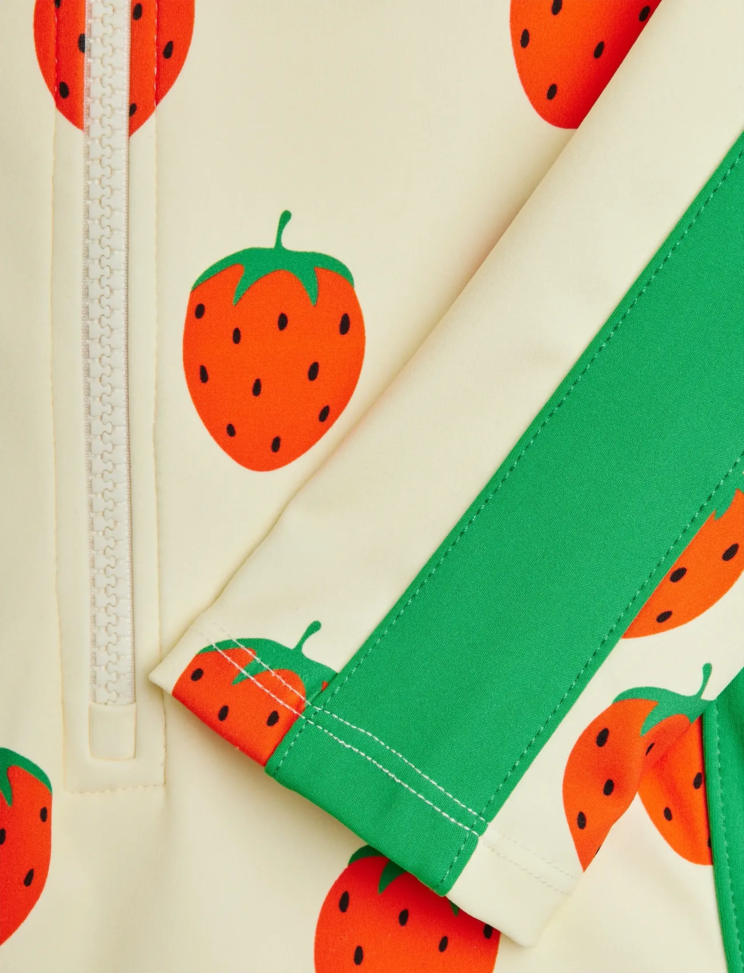 Mini Rodini - Strawberries aop ls uv swimsuit - baddräkter - off-white - 3