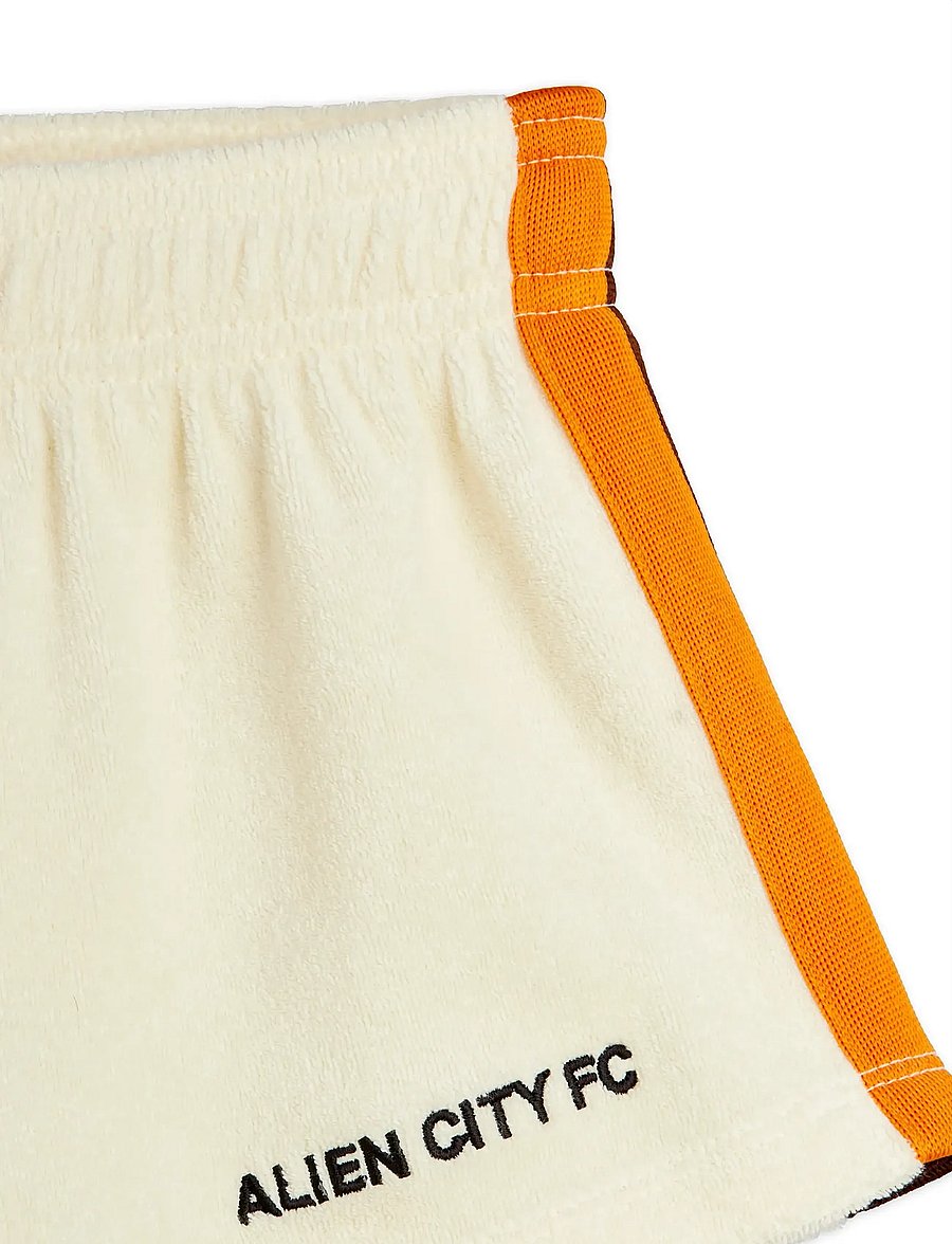 Mini Rodini - Alien City FC emb terry sweatshorts - mjukisshorts - off-white - 2