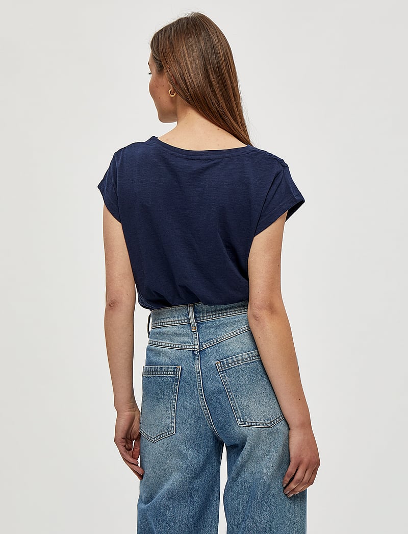 Minus - Leti T-shirt - t-shirts - black iris - 3